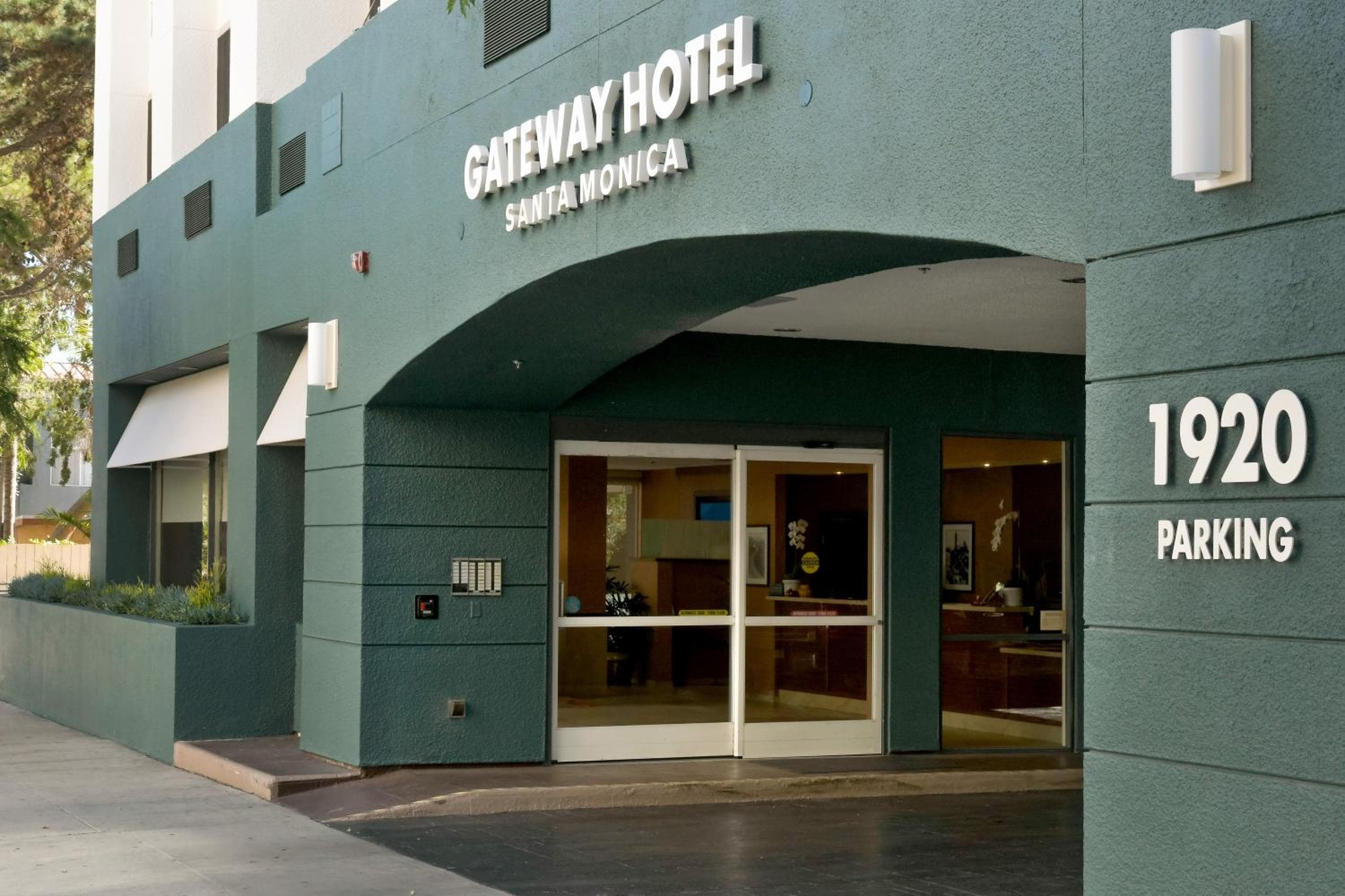 Gateway Hotel Santa Monica — 7