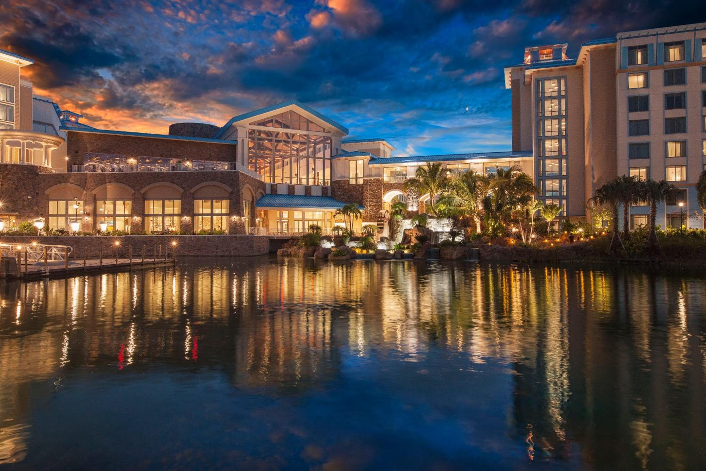 Universal's Loews Sapphire Falls Resort — 7