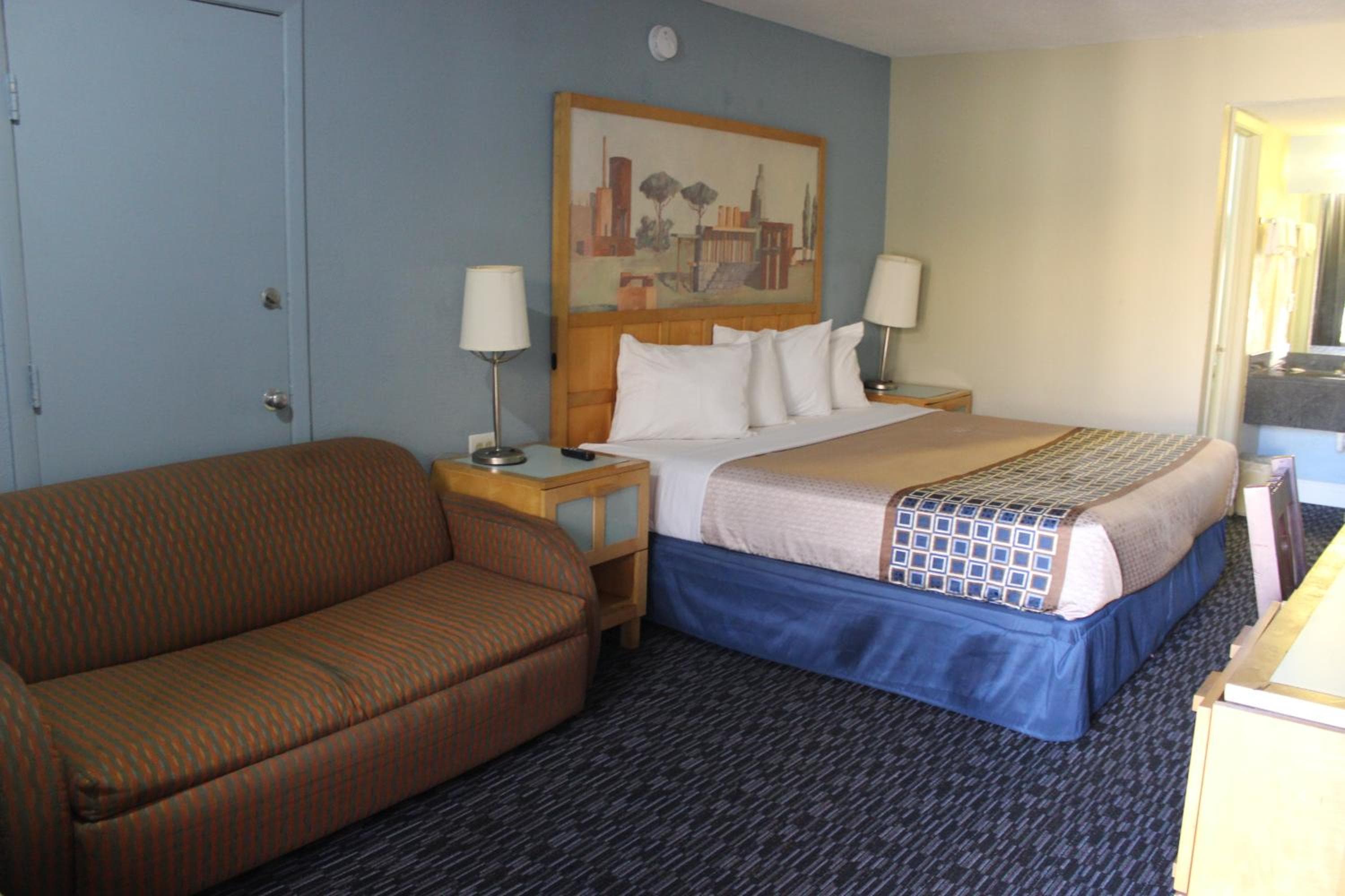 Tampa Inn Near Busch Gardens — 28