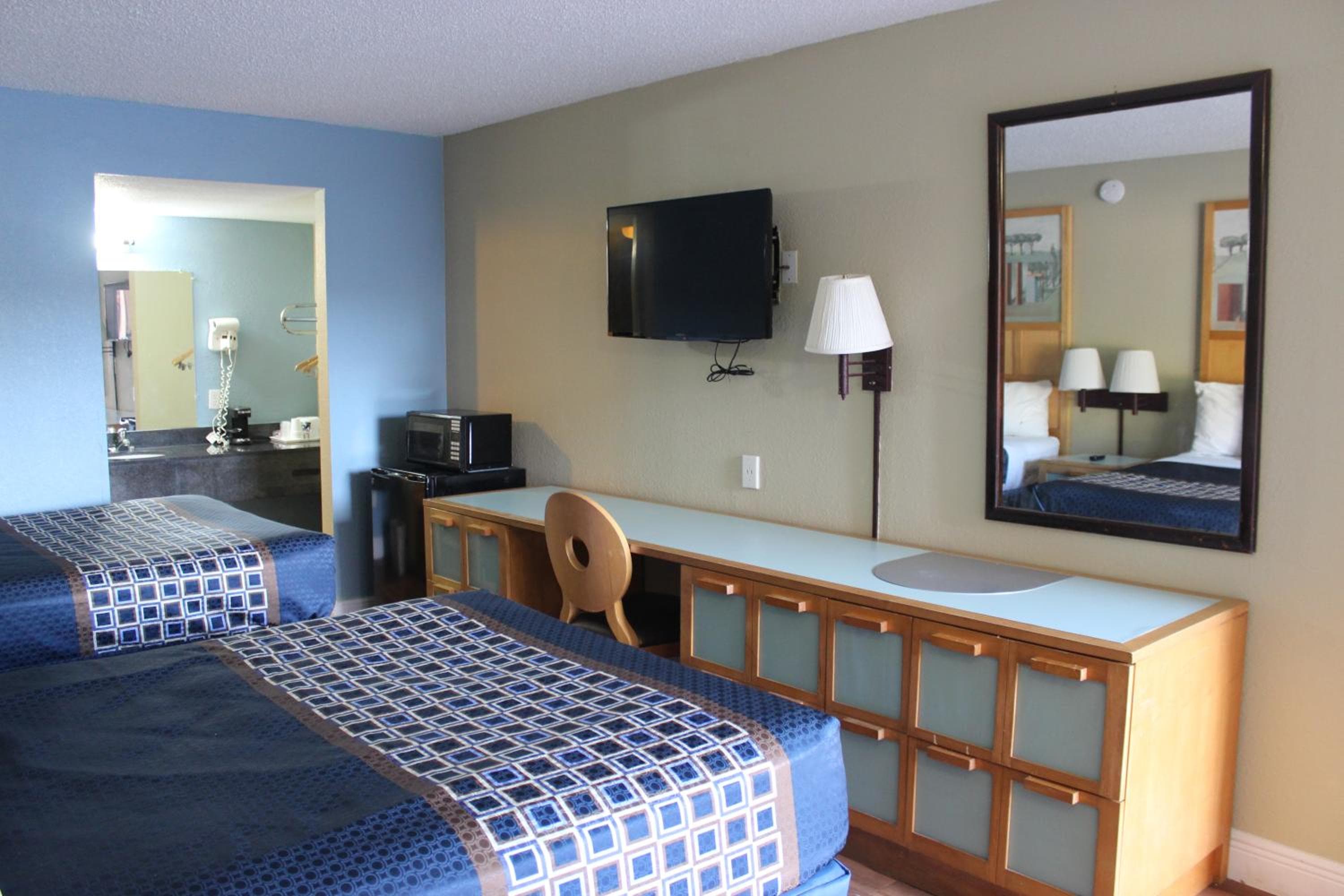 Tampa Inn Near Busch Gardens — 27
