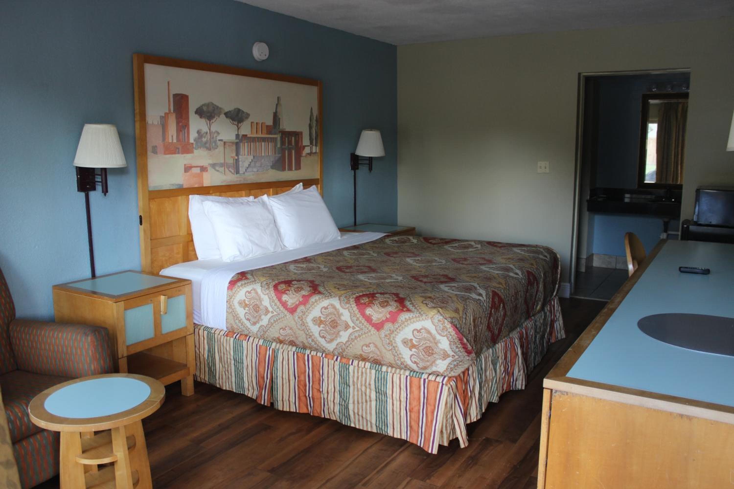 Tampa Inn Near Busch Gardens — 8