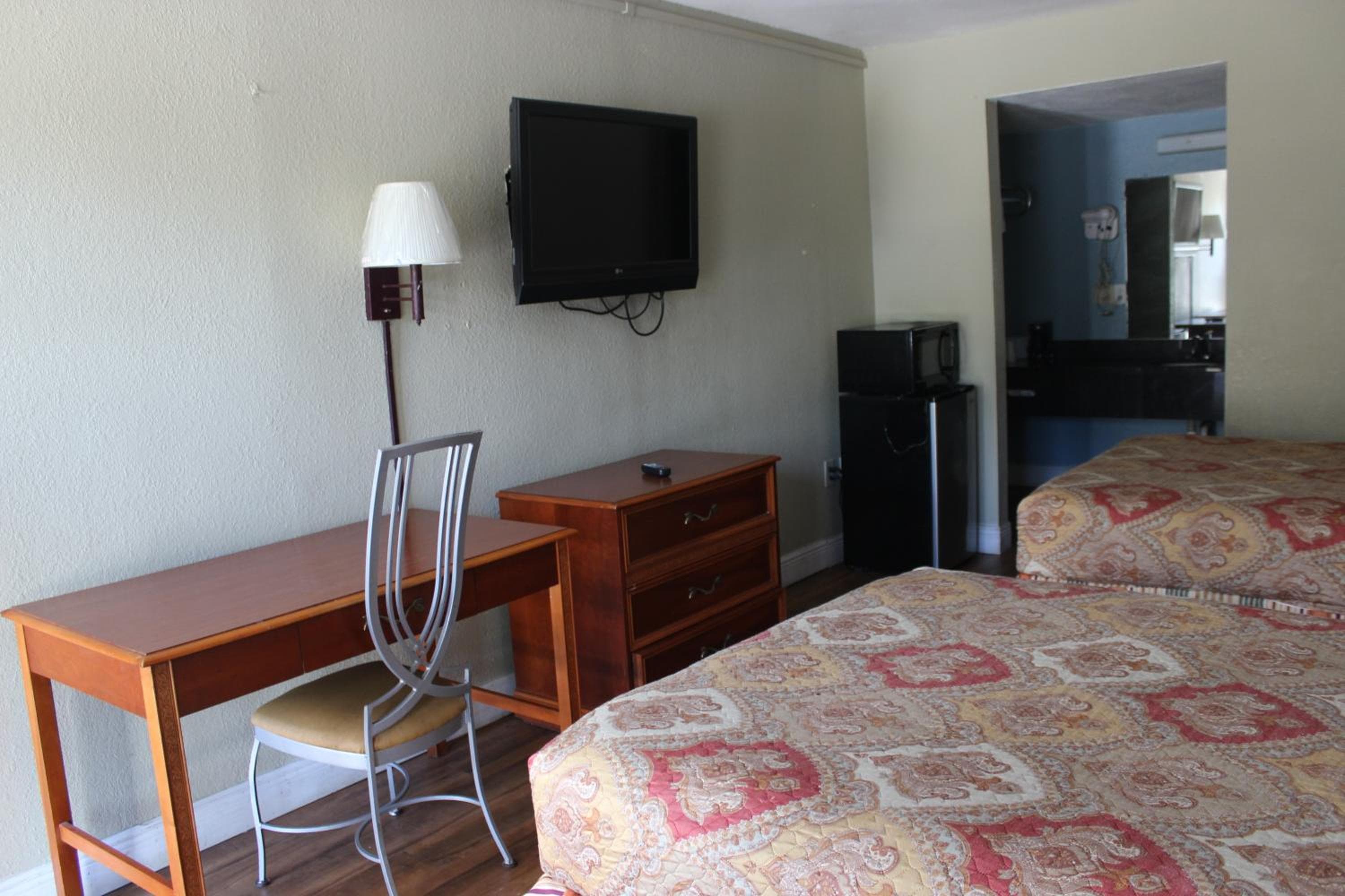 Tampa Inn Near Busch Gardens — 15