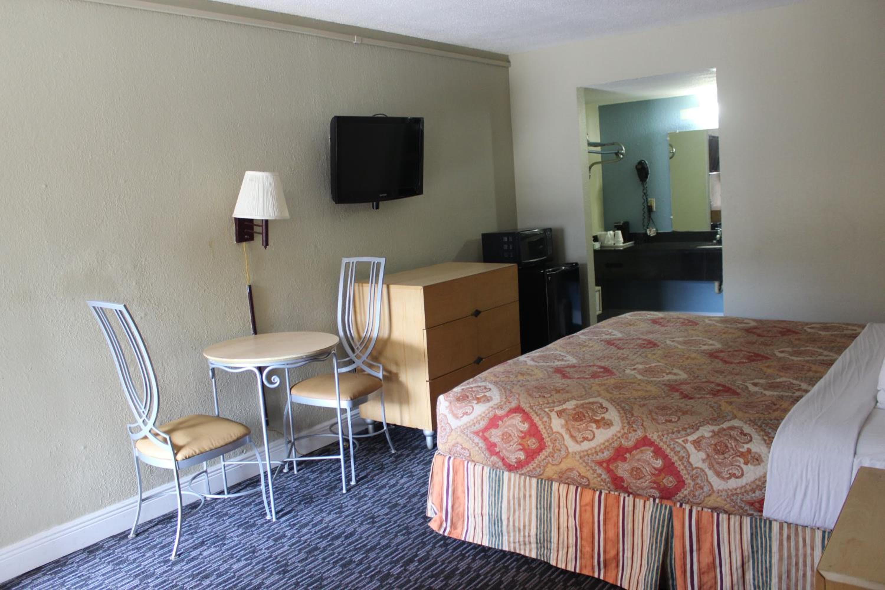 Tampa Inn Near Busch Gardens — 21