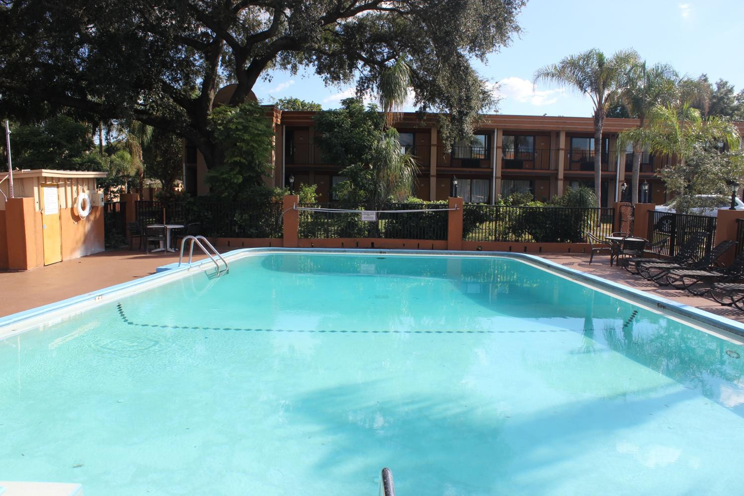 Tampa Inn Near Busch Gardens — 19