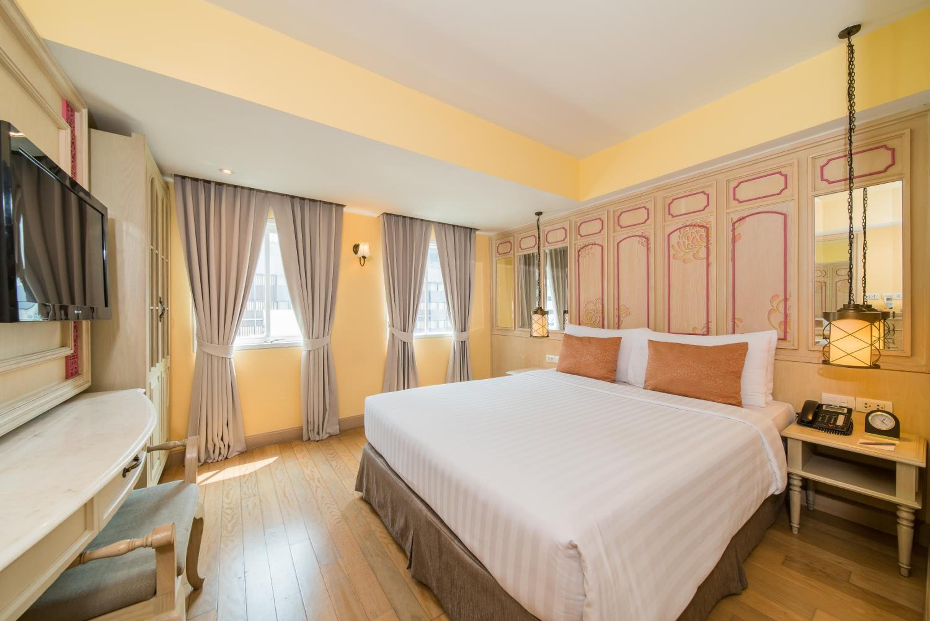 La Petite Salil Sukhumvit 11 — 19