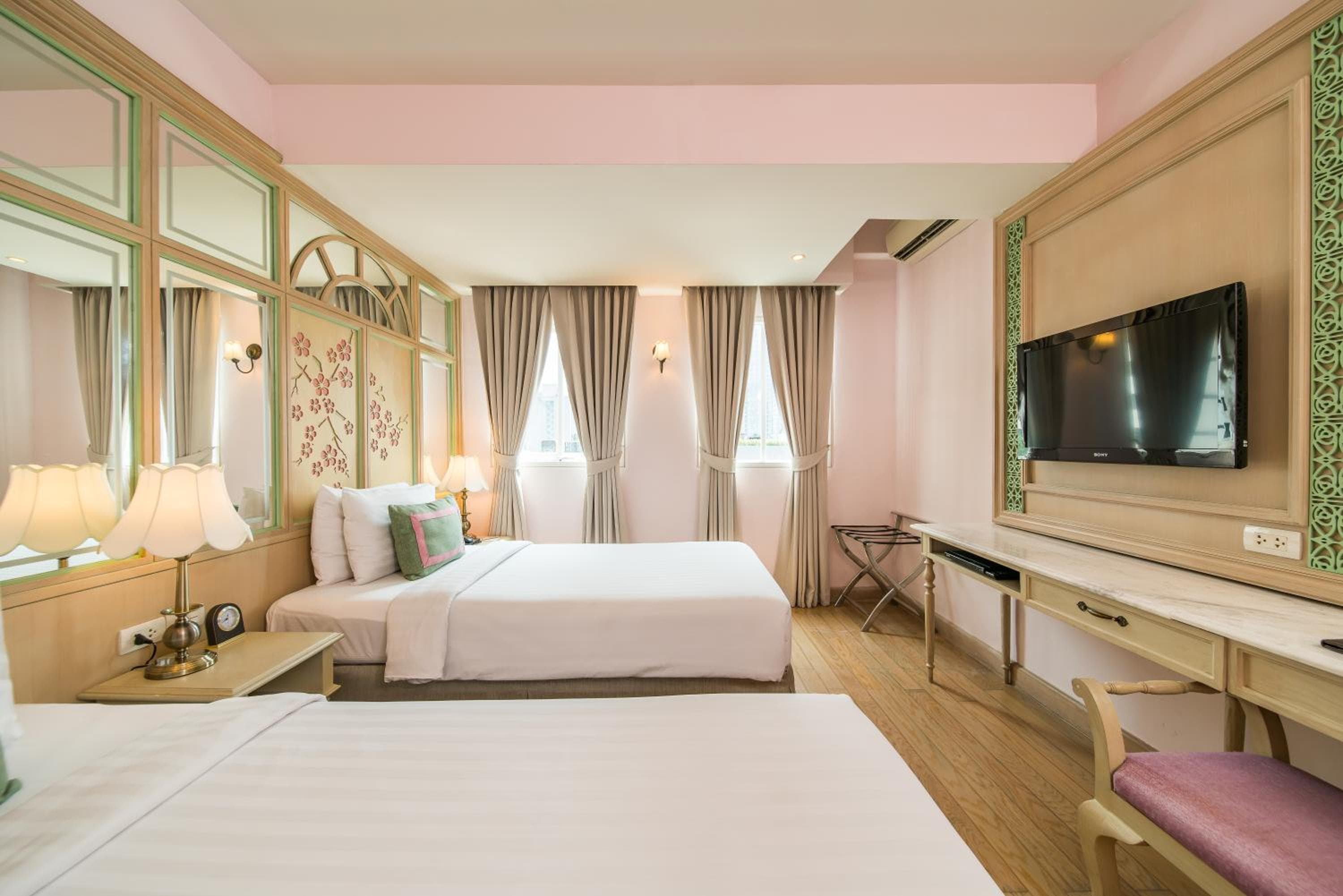 La Petite Salil Sukhumvit 11 — 15