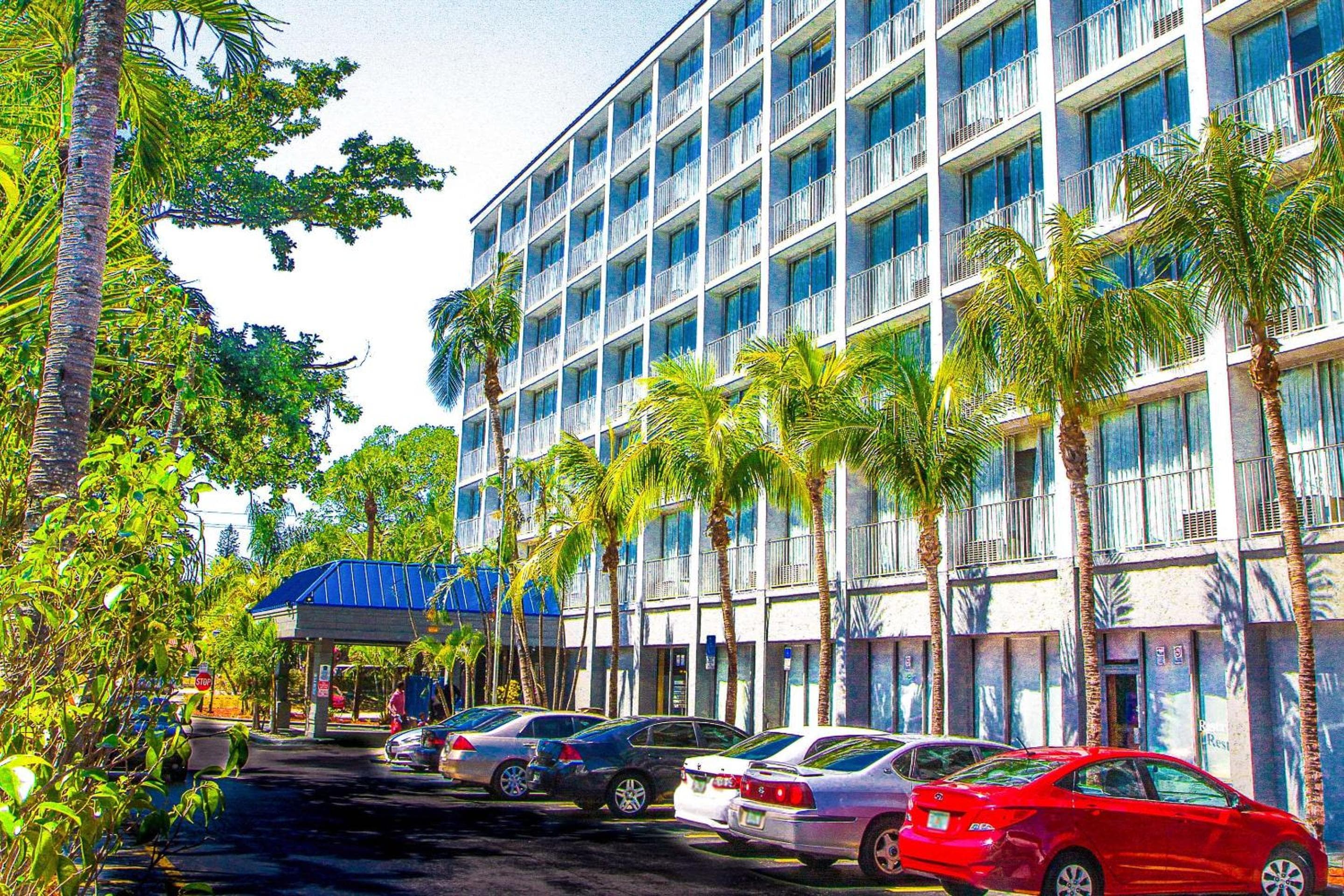 North Miami Beach Gardens Inn & Suites — 1