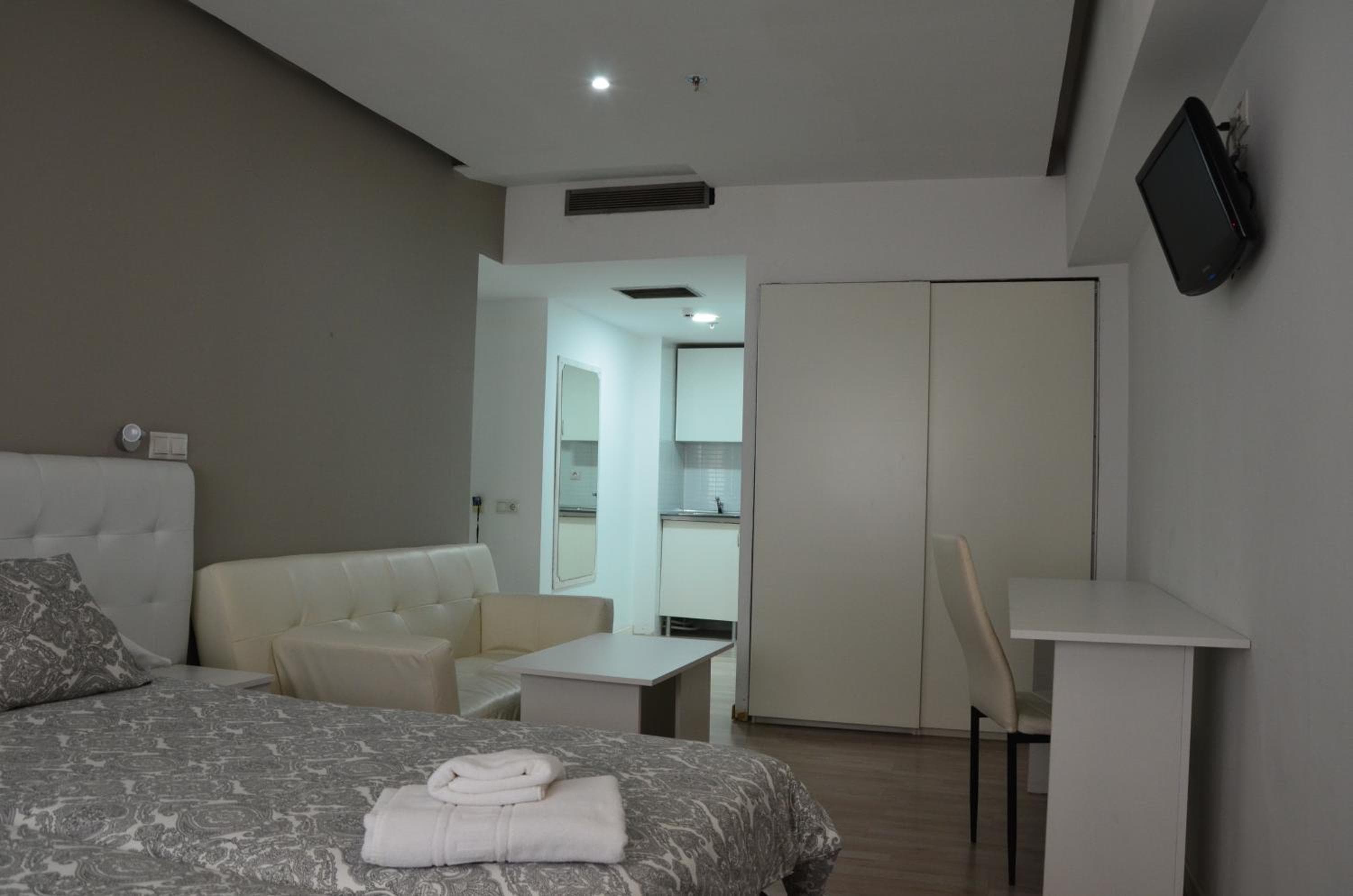 Boutique Urban Madrid Génova — 18