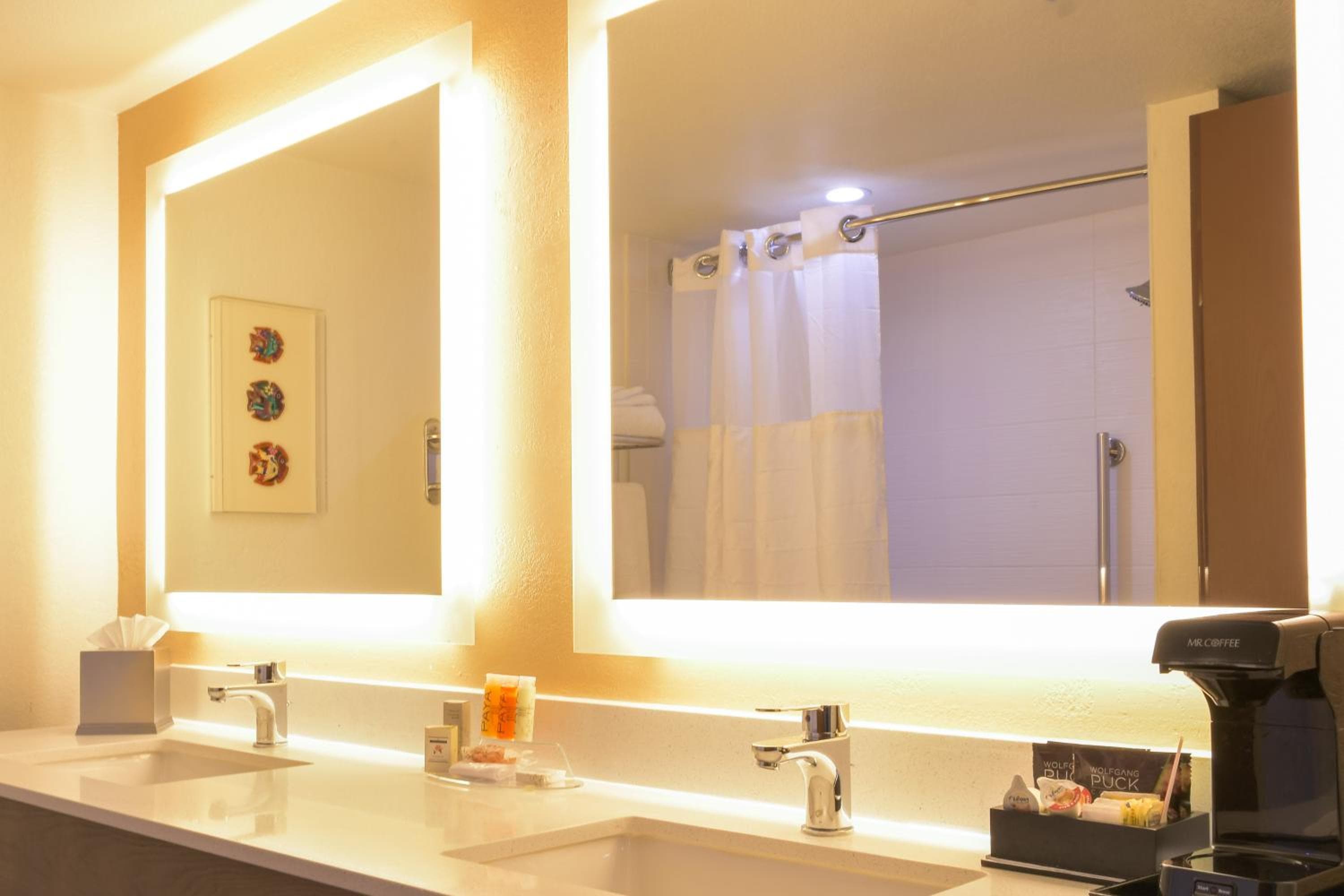 Gateway Hotel Santa Monica — 17