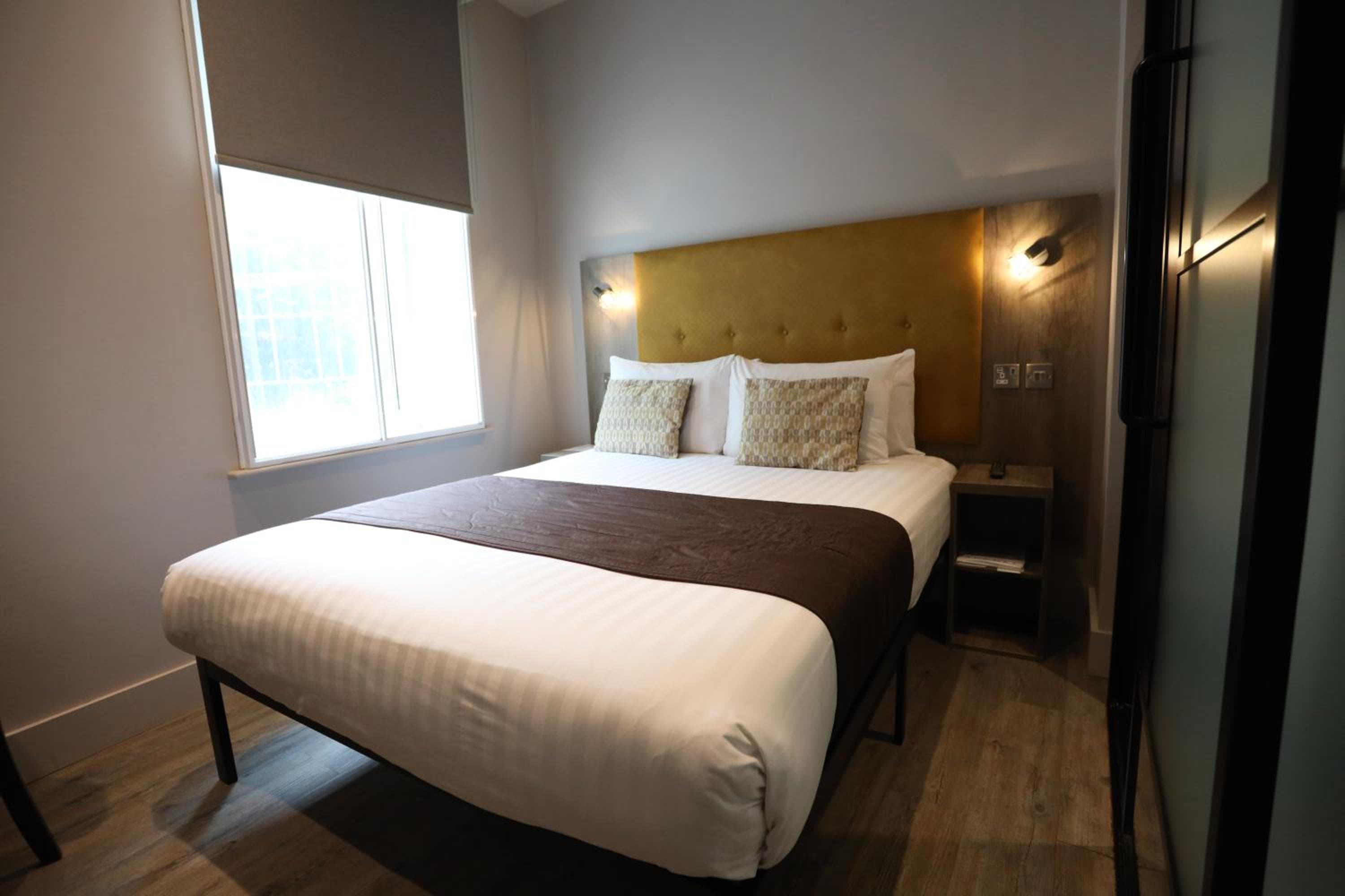 Euston Square Hotel — 22