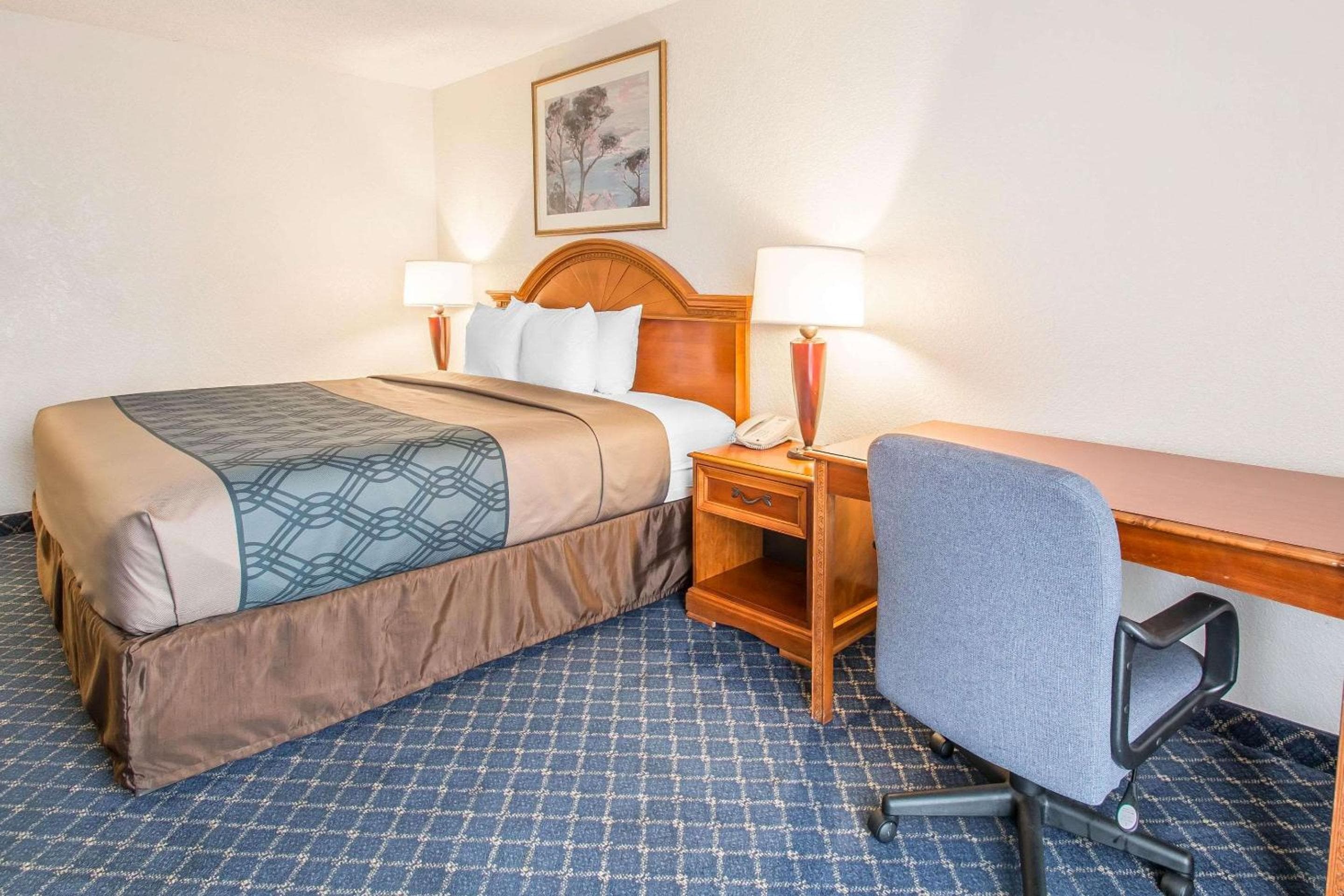 North Miami Beach Gardens Inn & Suites — 10