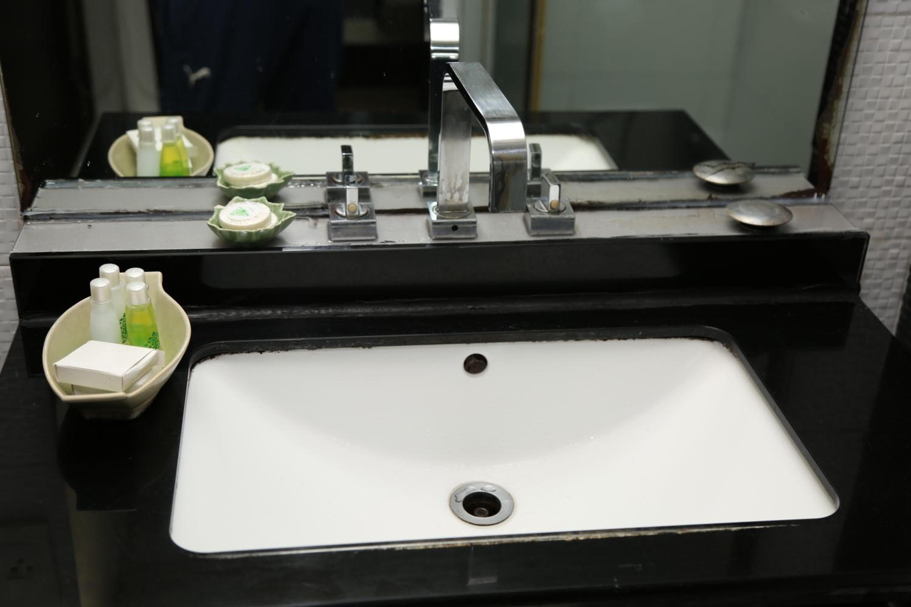 Boss Suites Nana Hotel — 25