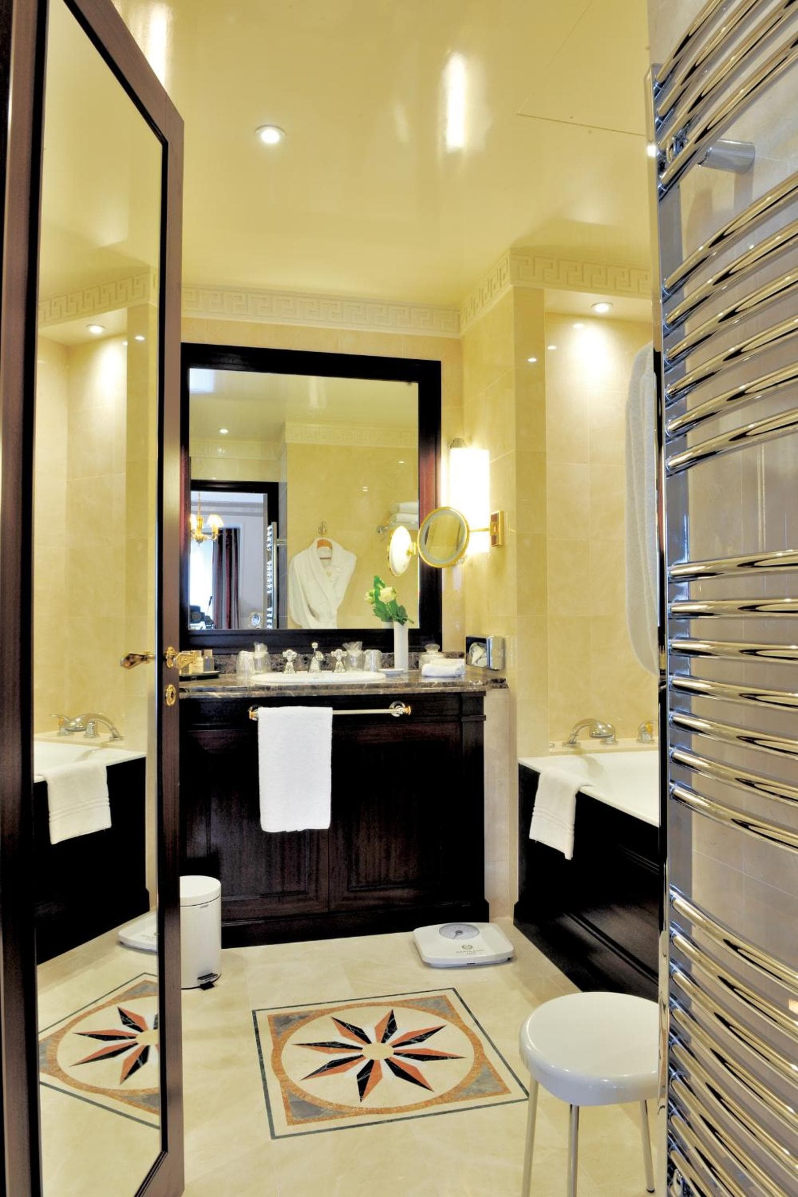 Hôtel Napoleon Paris — 23