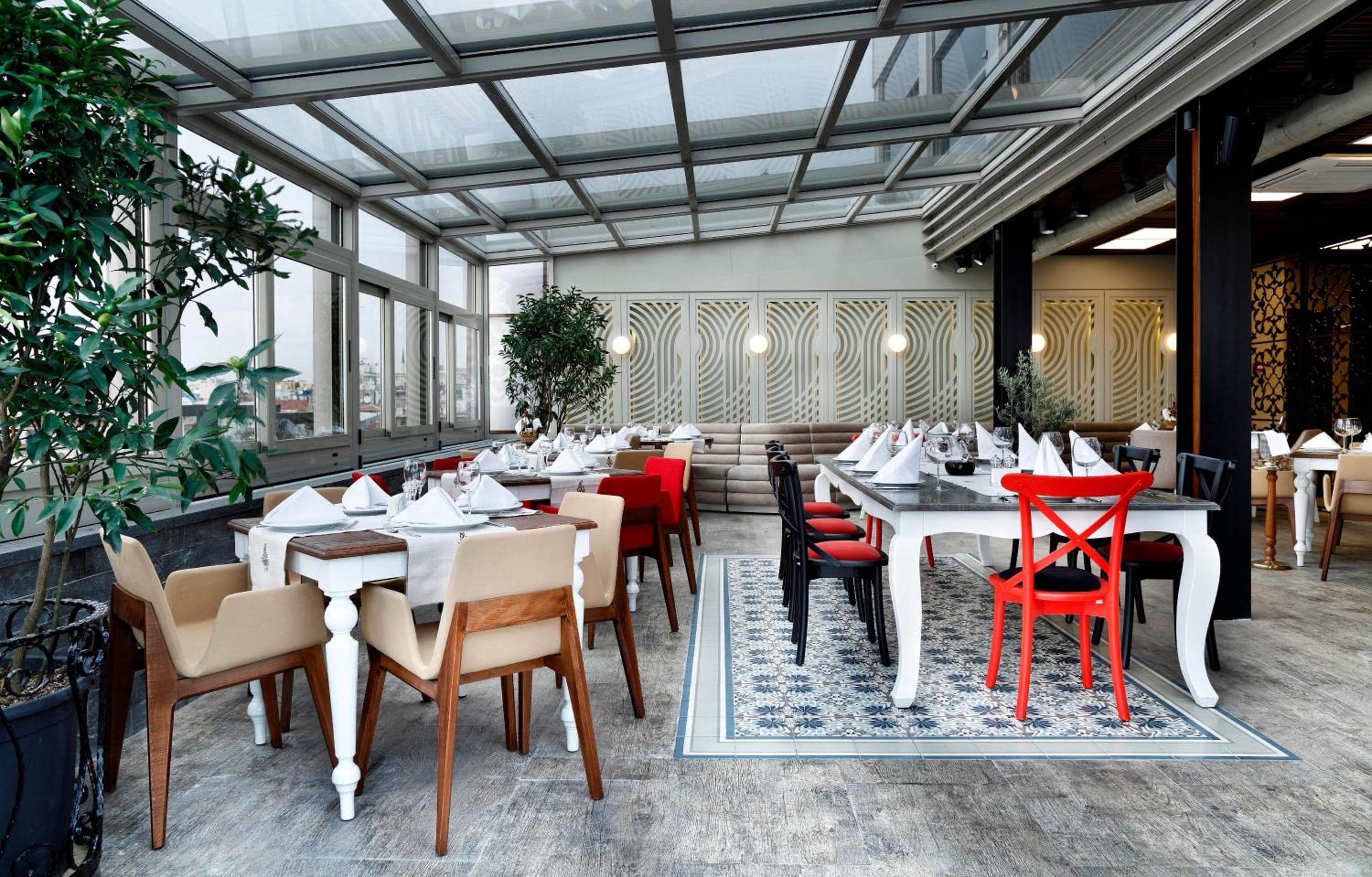 Darkhill Hotel — 8