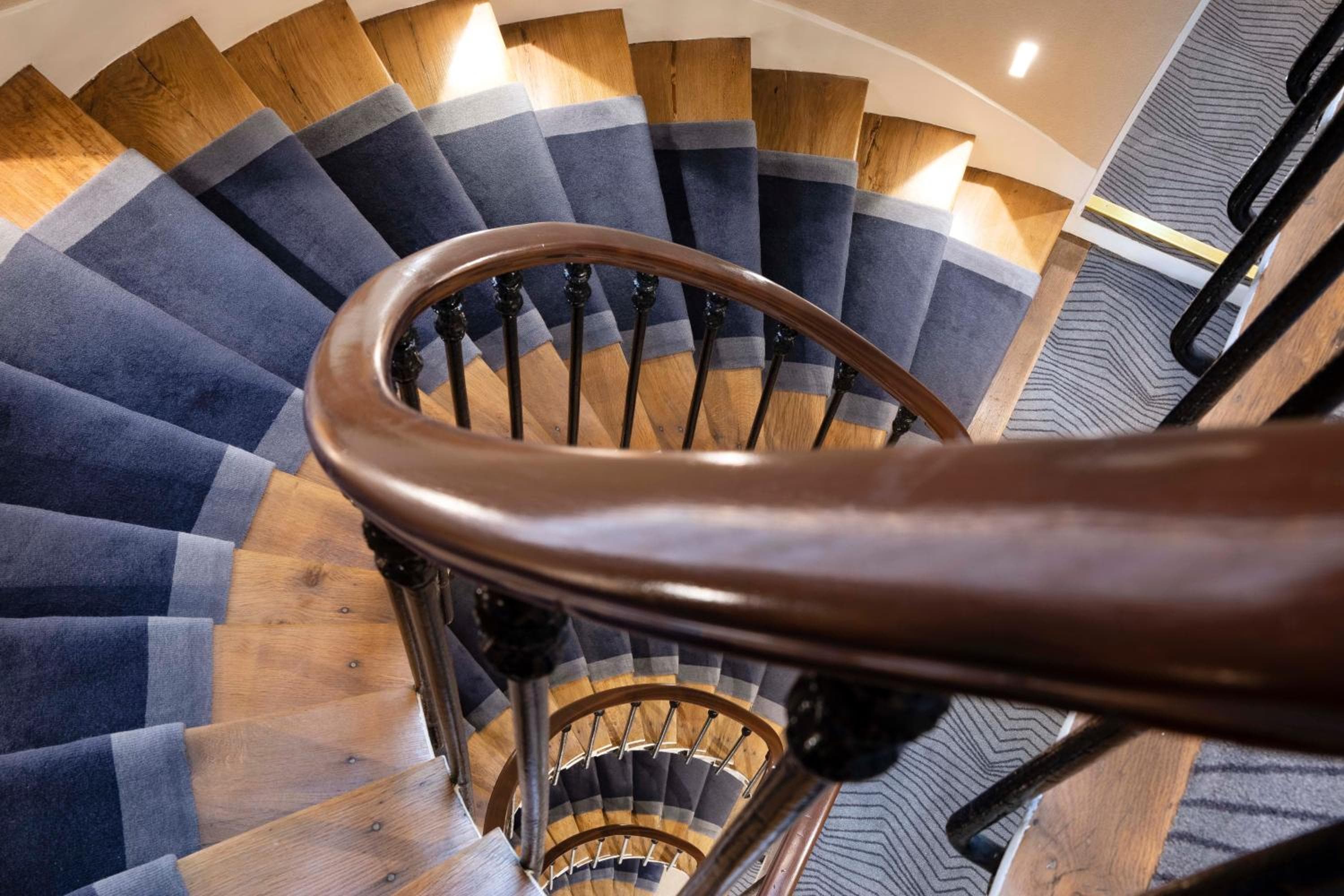 Hôtel des Arts Montmartre — 21