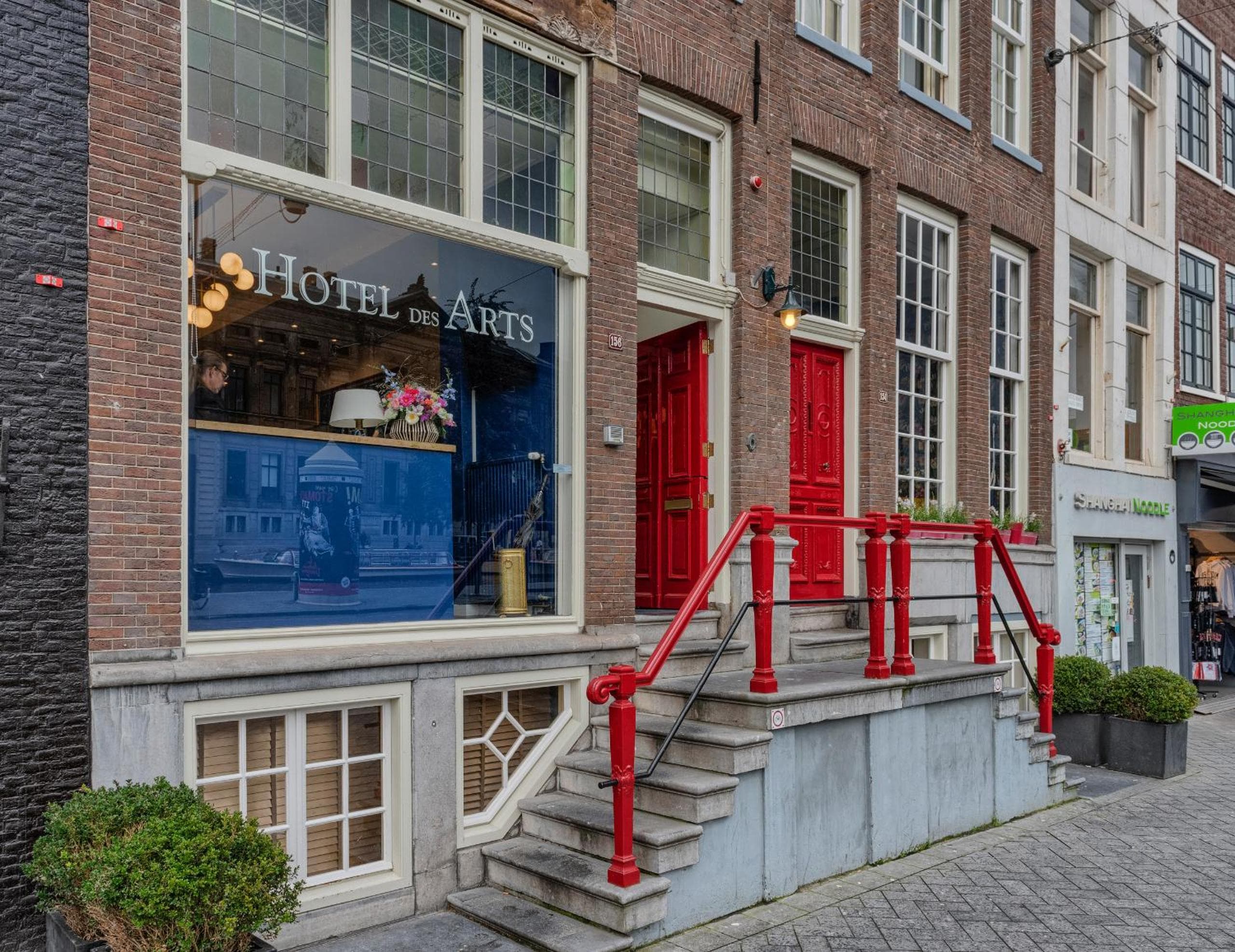 Hotel des Arts — 27
