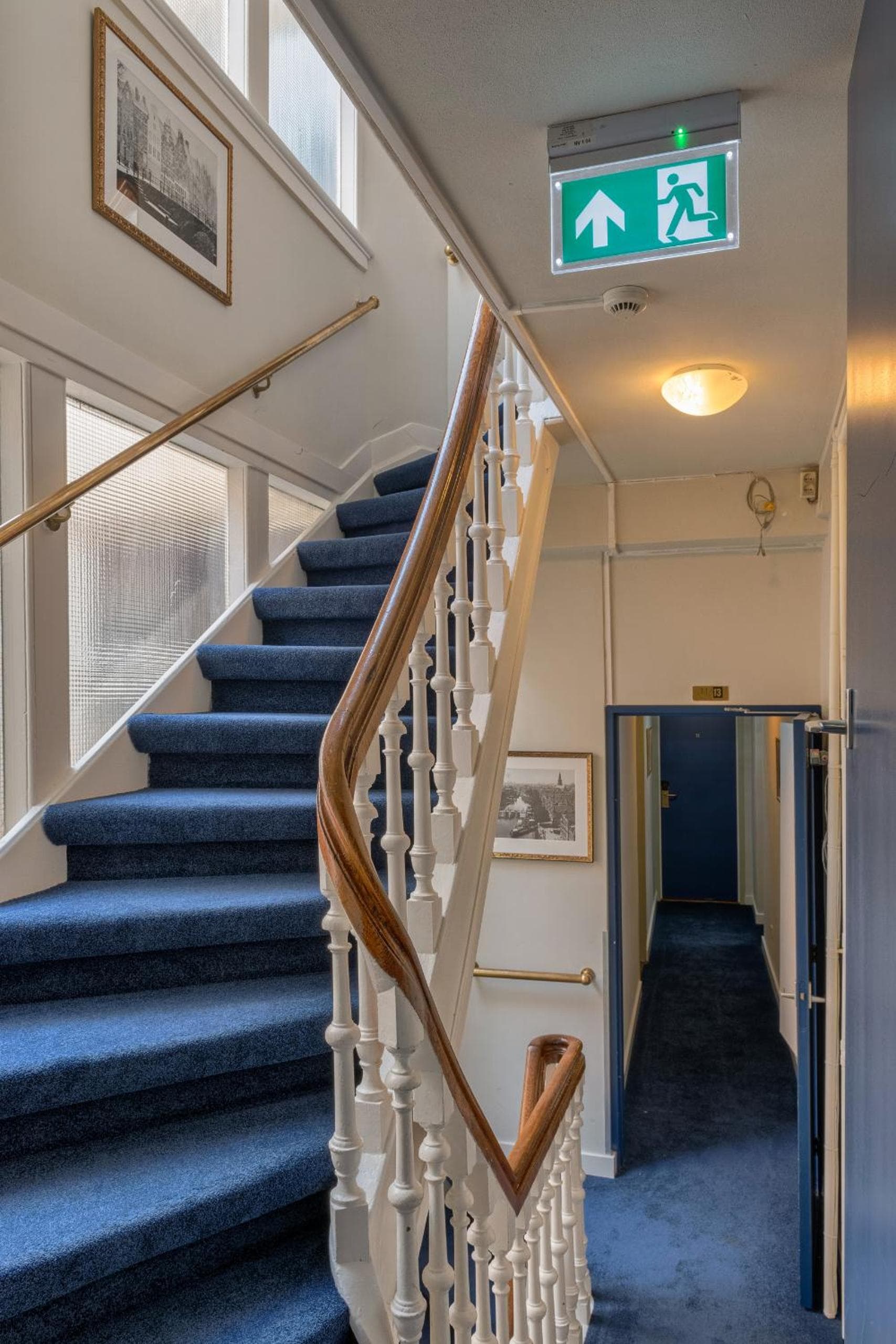 Hotel des Arts — 13