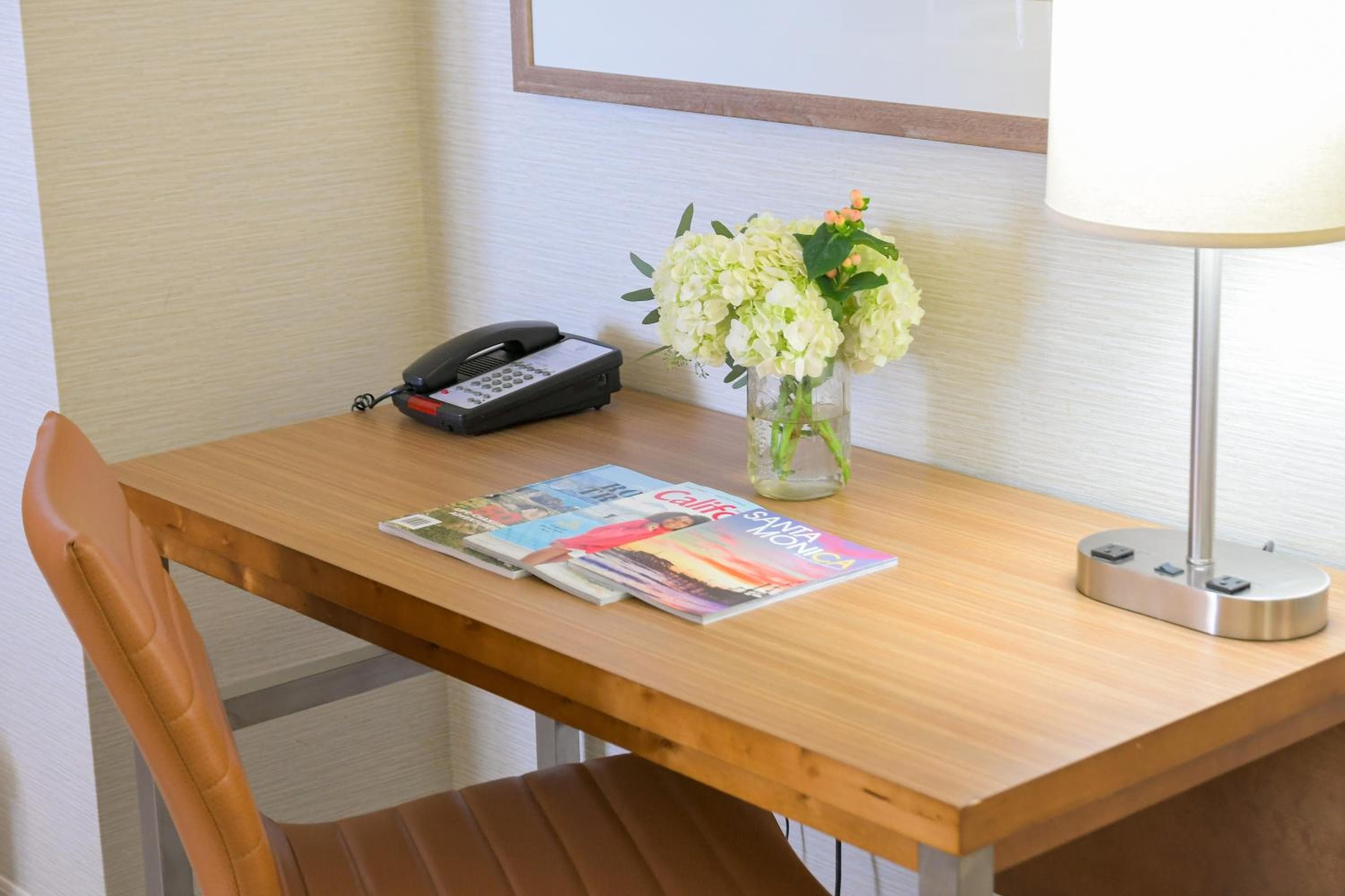 Gateway Hotel Santa Monica — 25