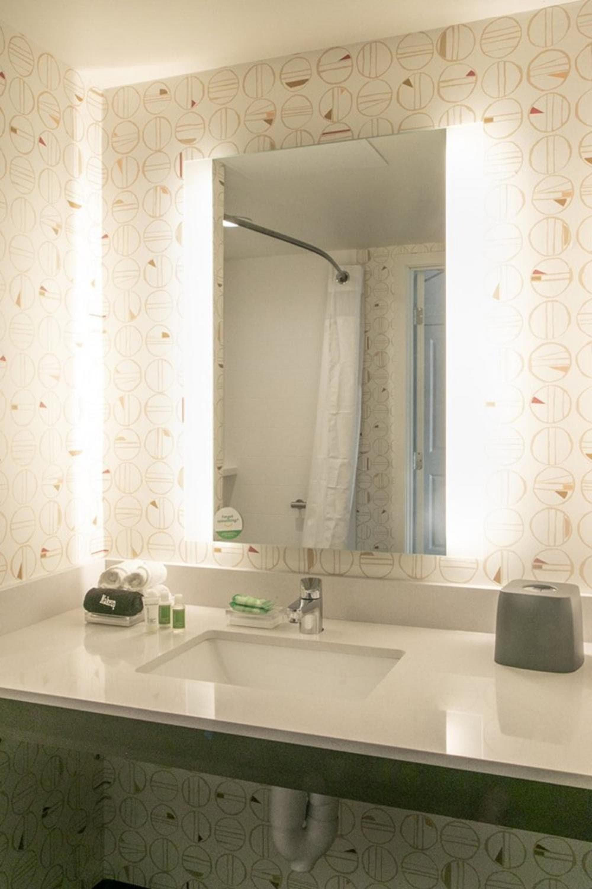Holiday Inn & Suites Orlando-International Dr S, an IHG Hotel — 10