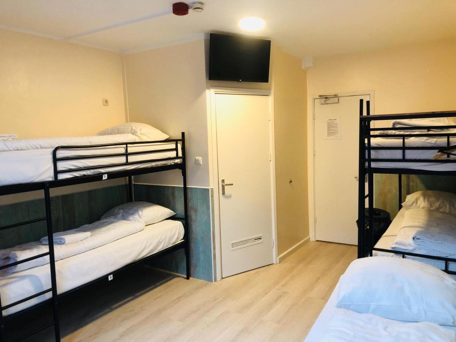 Hotel Damrak Inn — 17