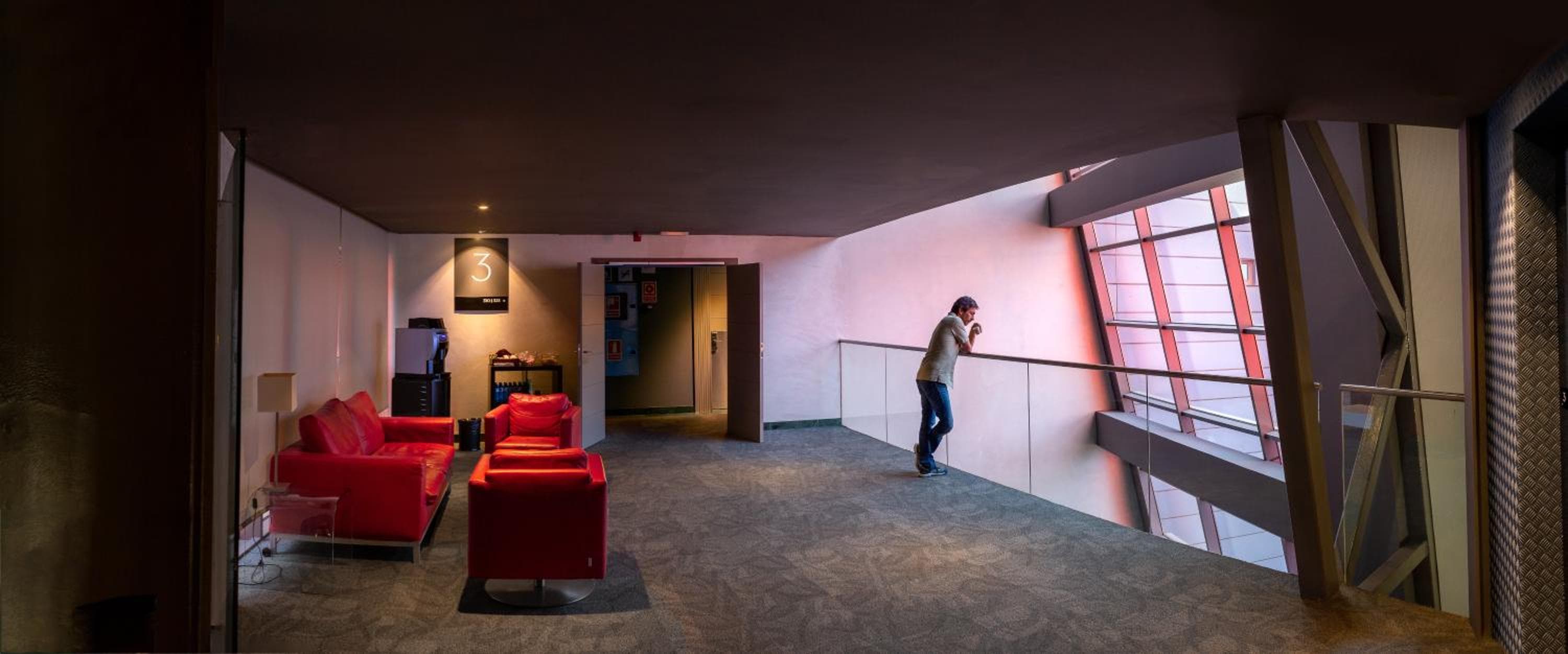 BAH Barcelona Airport Hotel — 24