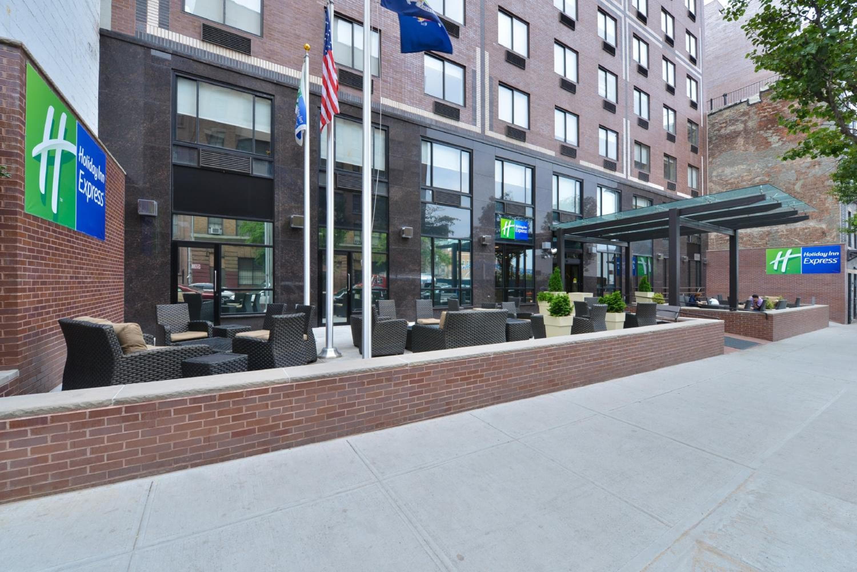 Holiday Inn Express Manhattan Midtown West, ein IHG Hotel — 1