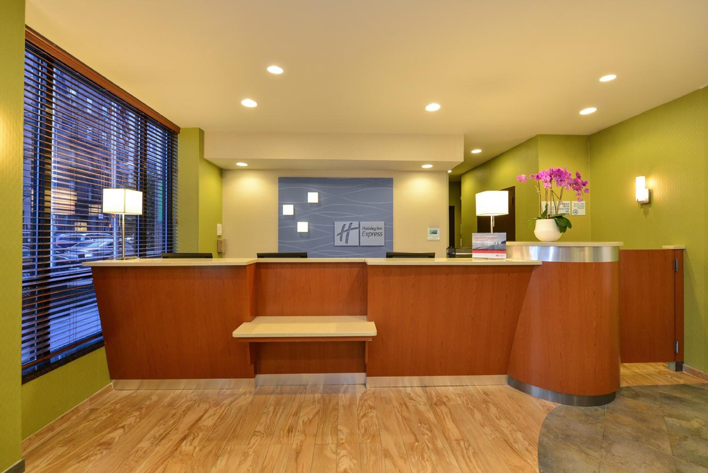 Holiday Inn Express Manhattan Midtown West, ein IHG Hotel — 16