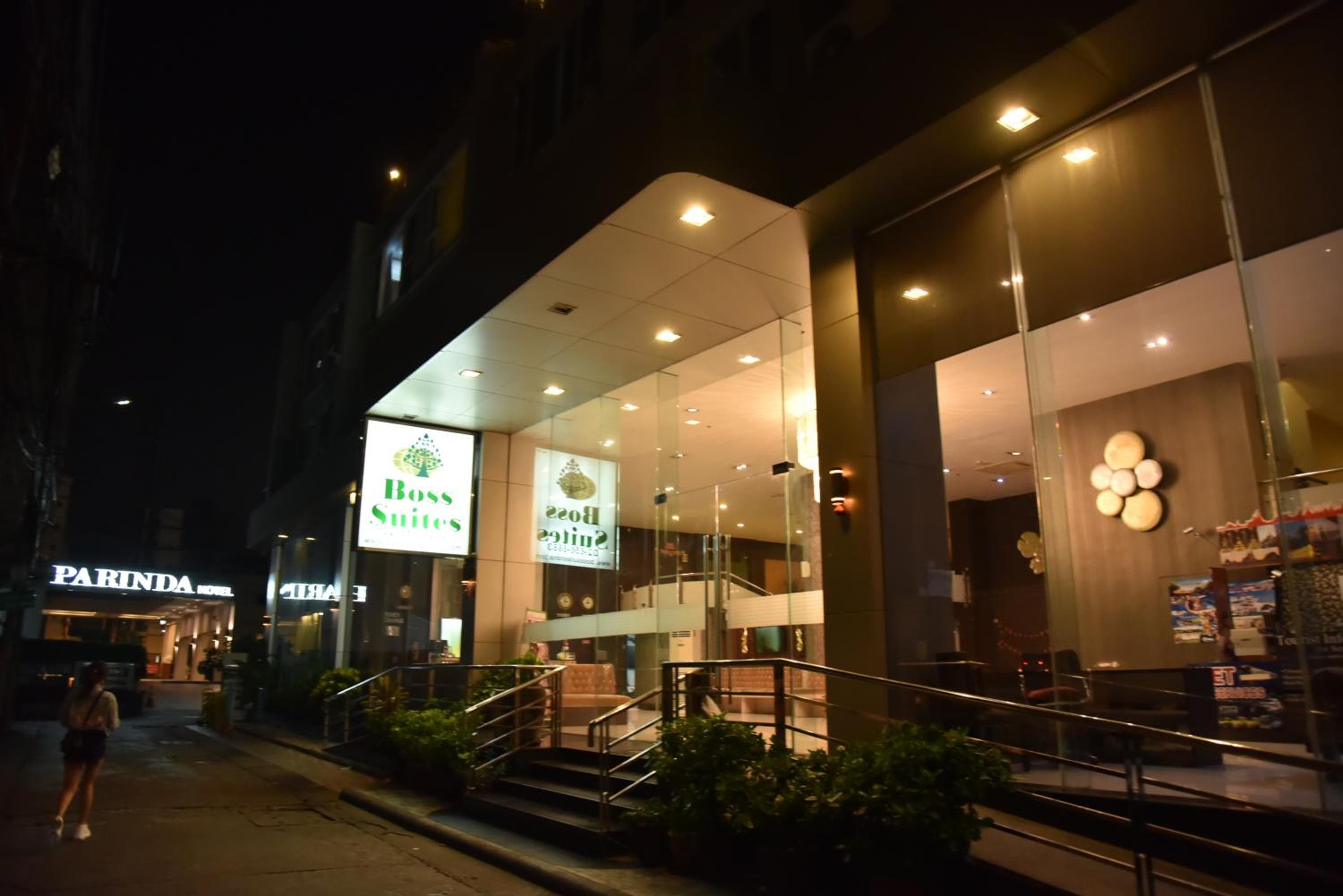 Boss Suites Nana Hotel — 1