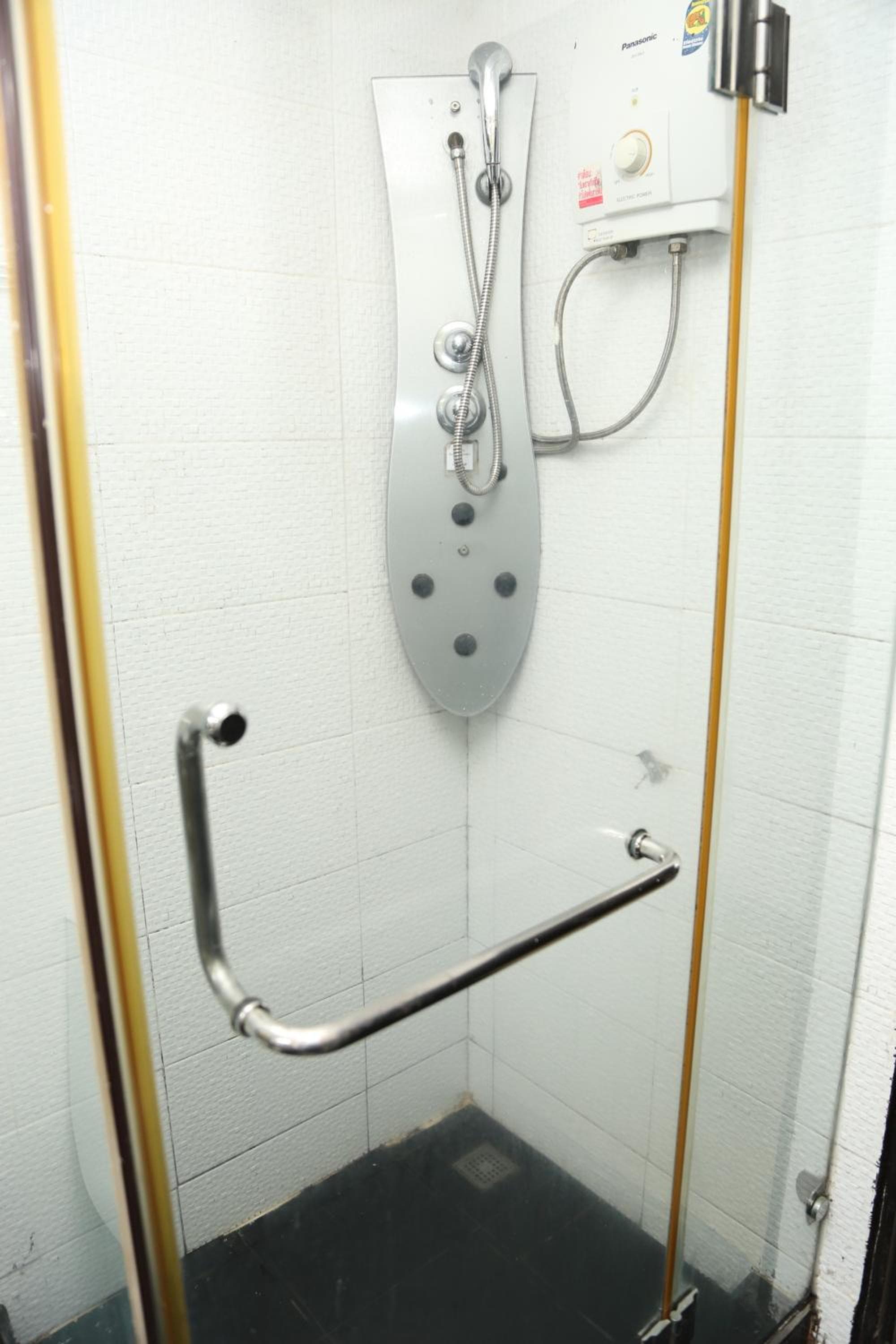 Boss Suites Nana Hotel — 27