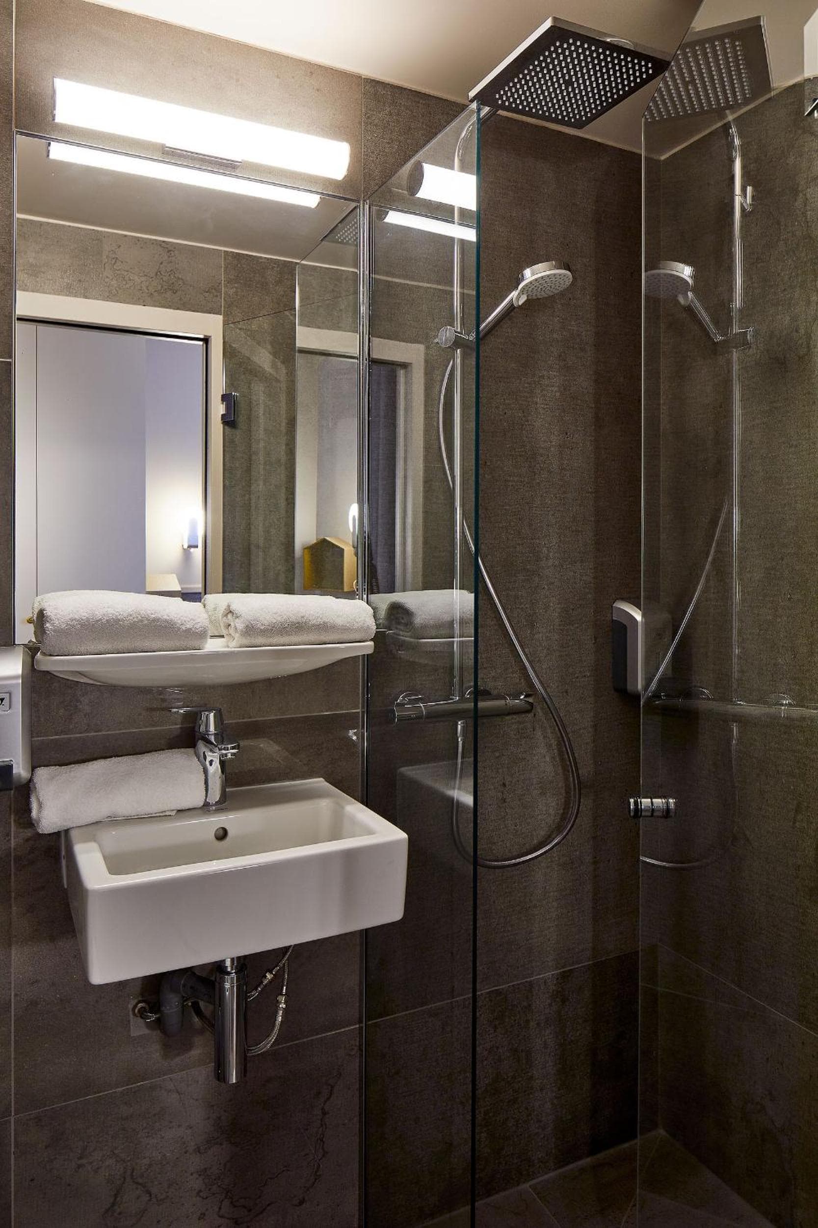 Hotel de Roubaix — 17