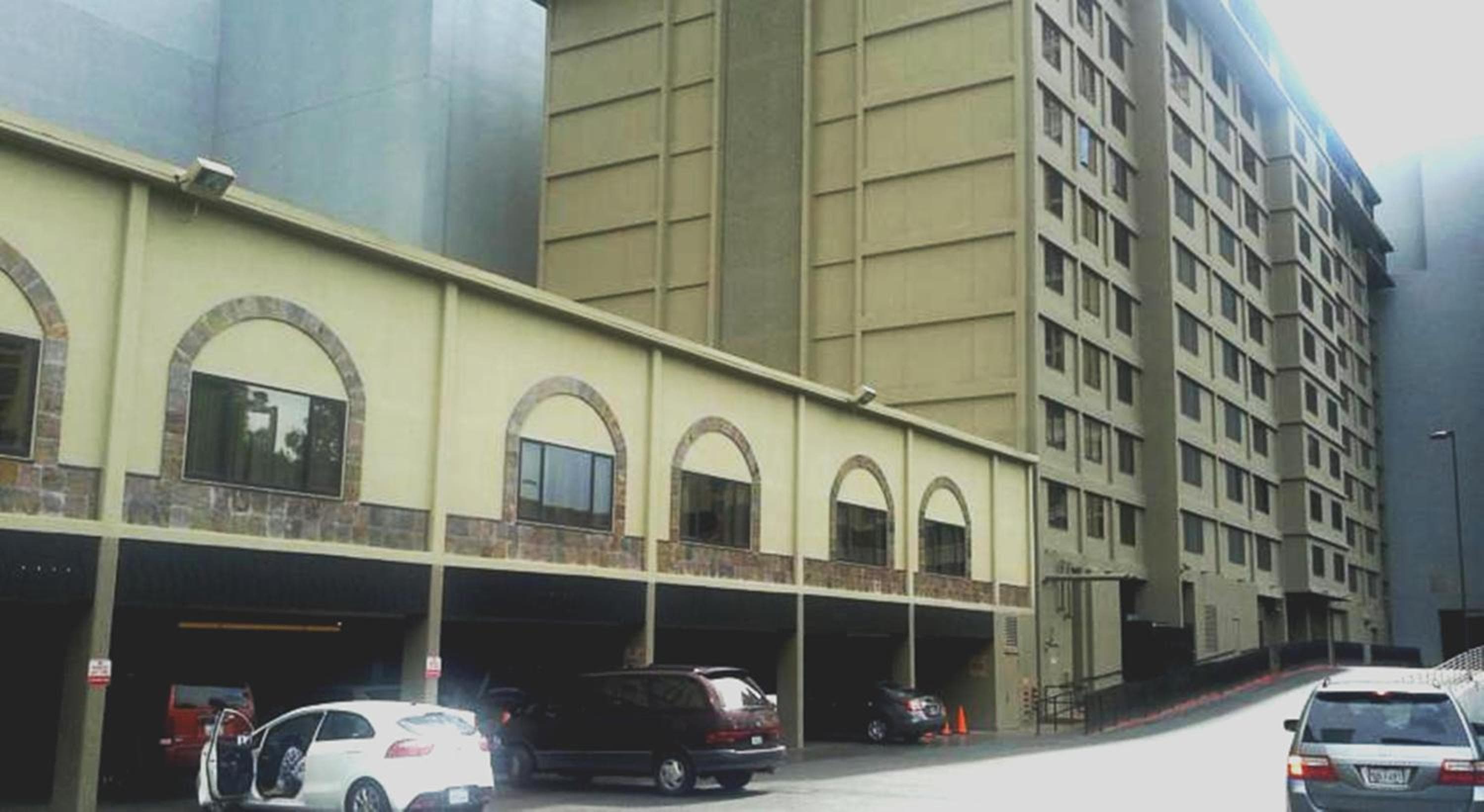 Fughe al Jockey Club — 30