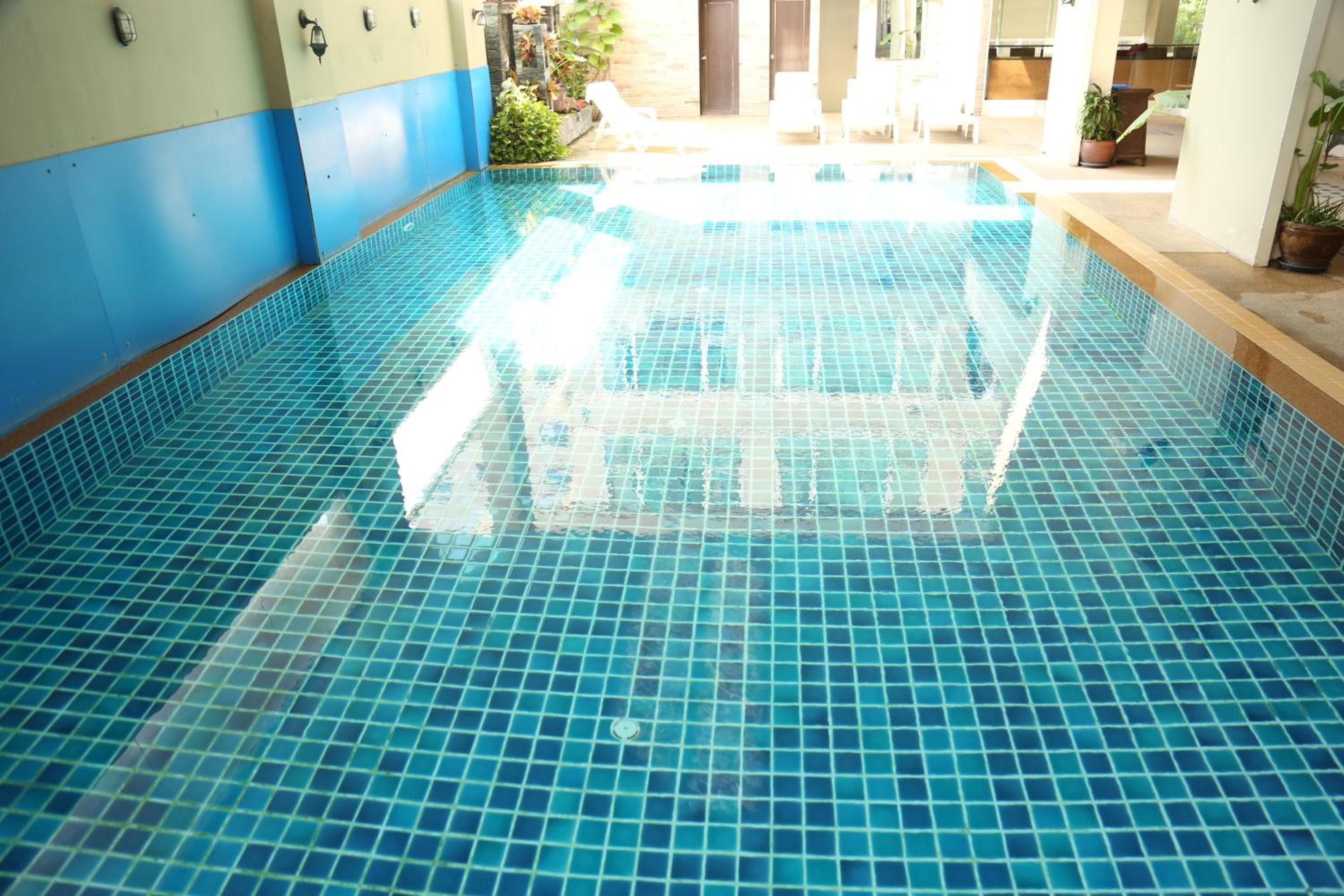 Boss Suites Nana Hotel — 29