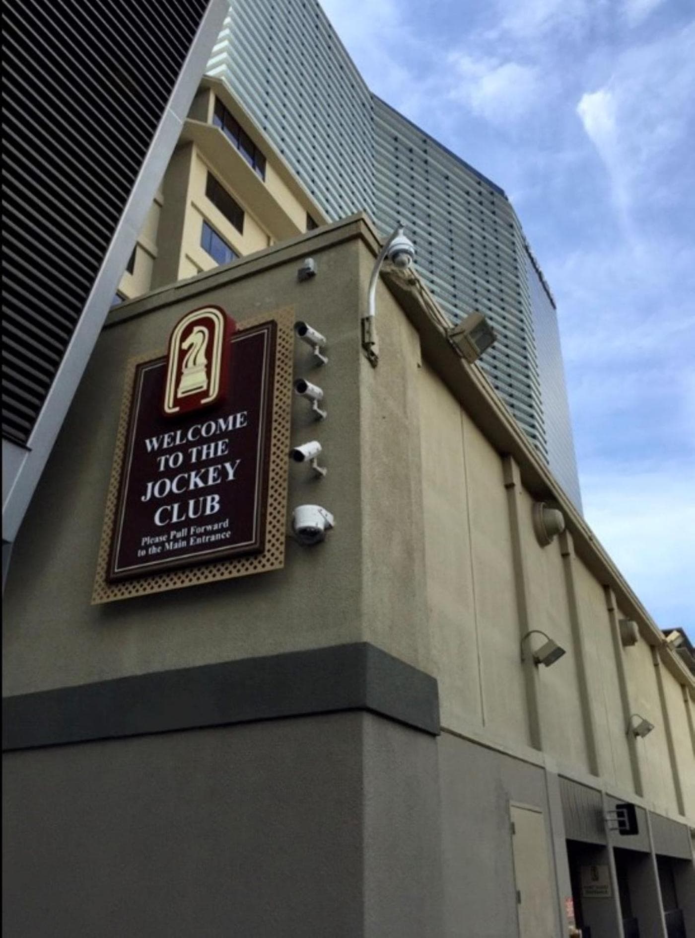 Fughe al Jockey Club — 12