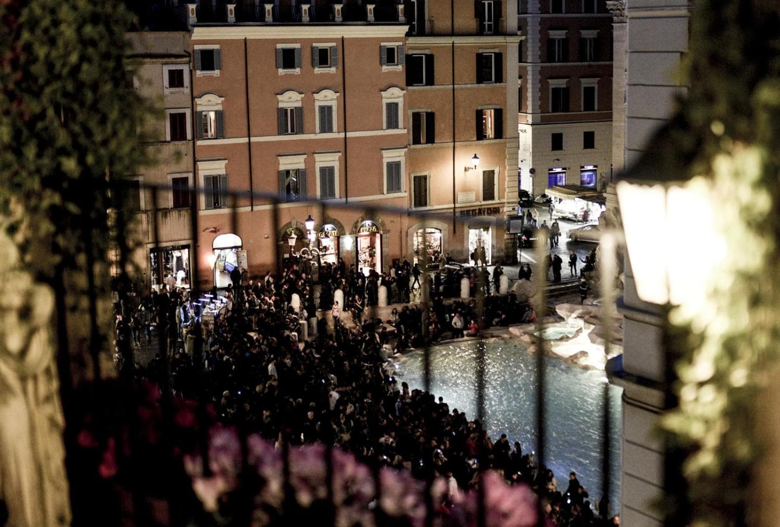 Relais Fontana Di Trevi Hotel — 10