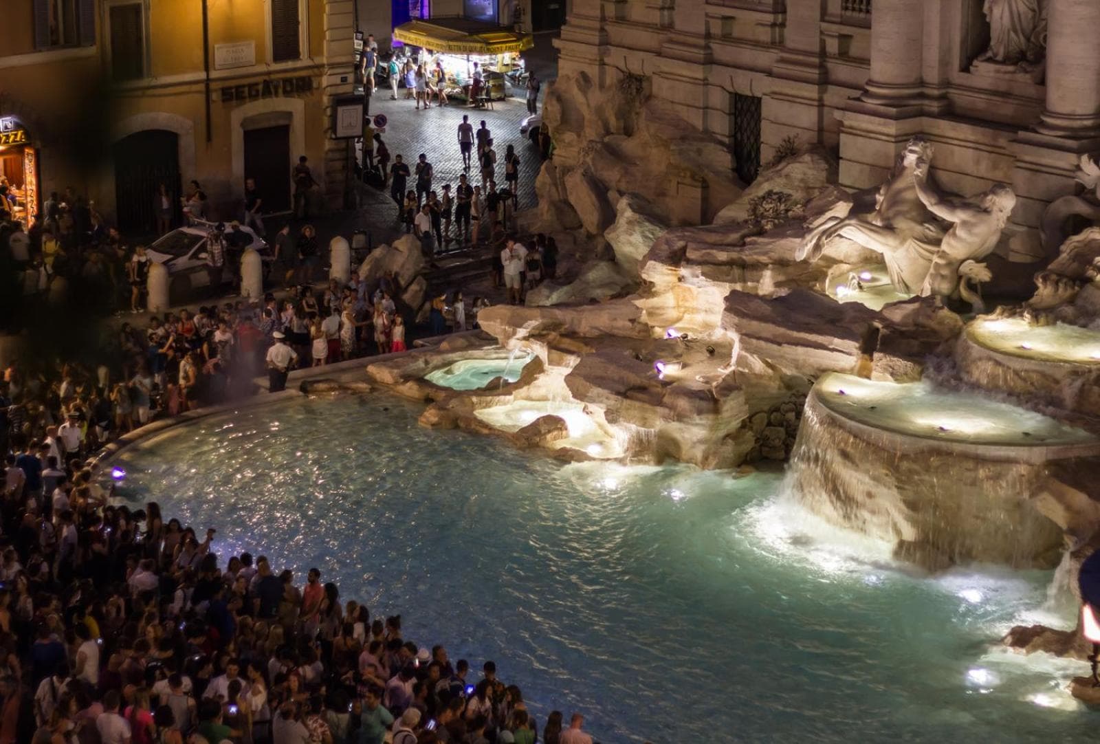 Relais Fontana Di Trevi Hotel — 20