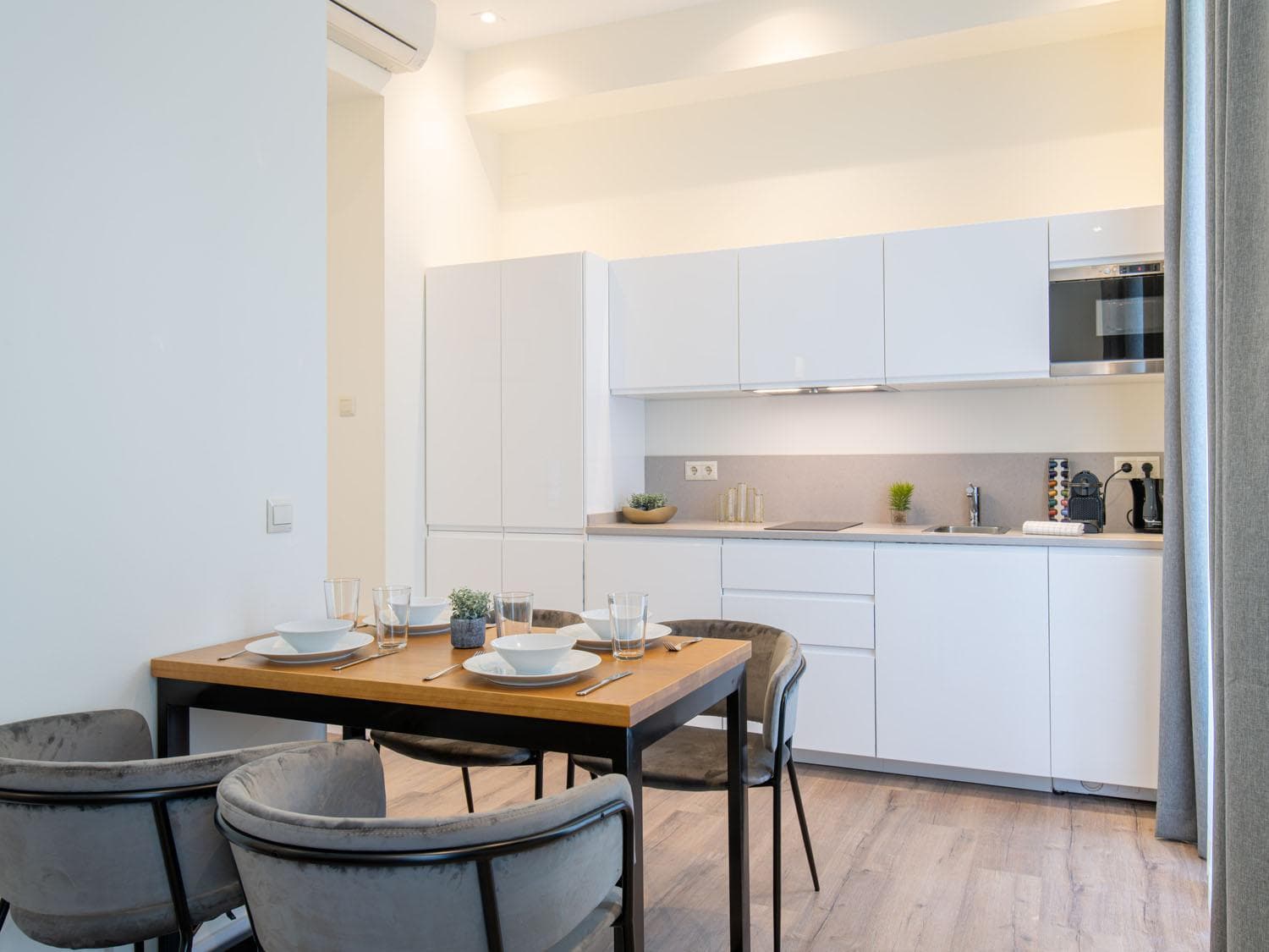 Home Art Apartments Málaga — 19