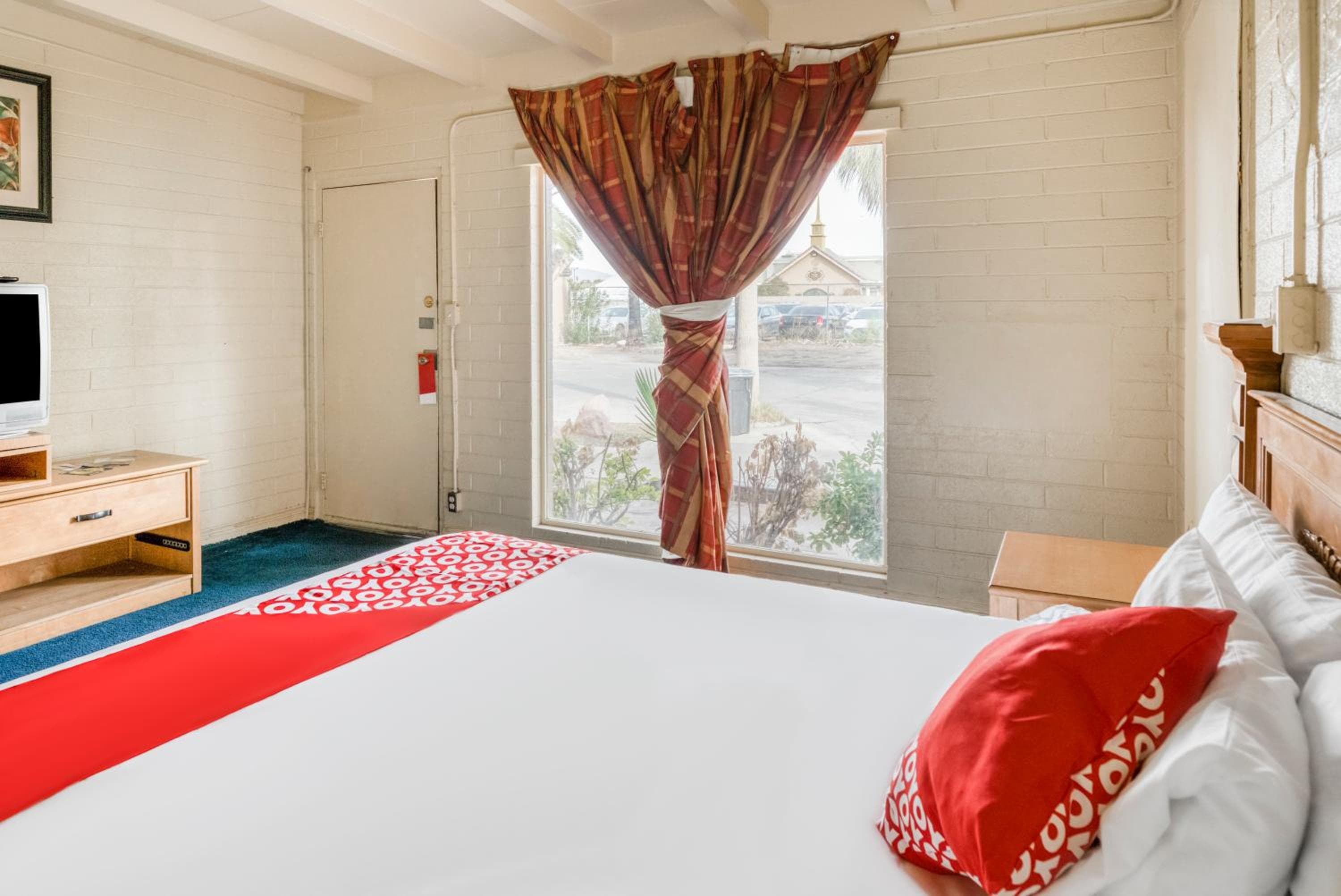 OYO Oasis Motel Las Vegas I-15 — 15