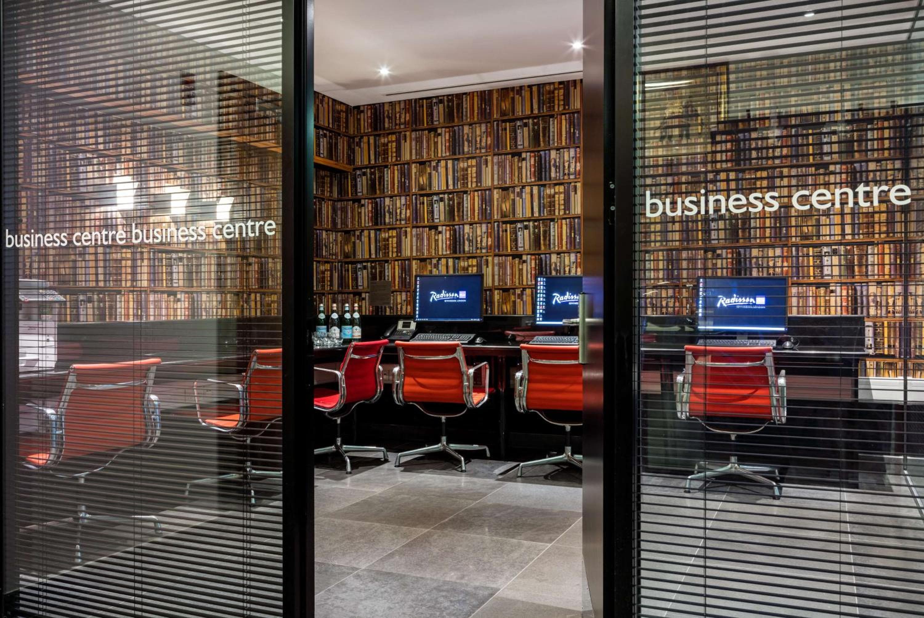 Radisson Blu Hotel, London Canary Wharf East — 4