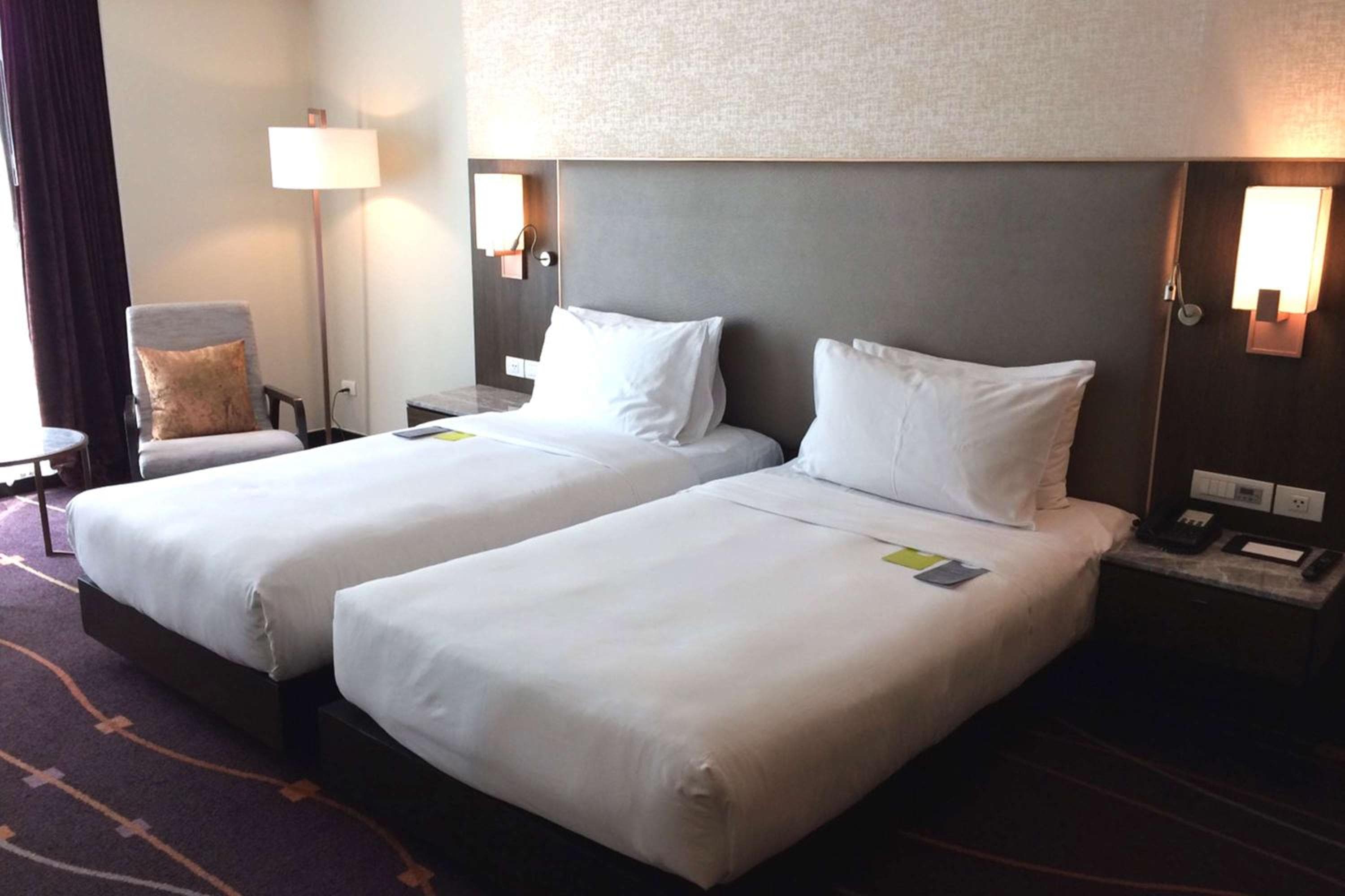 Radisson Suites Bangkok Sukhumvit — 7