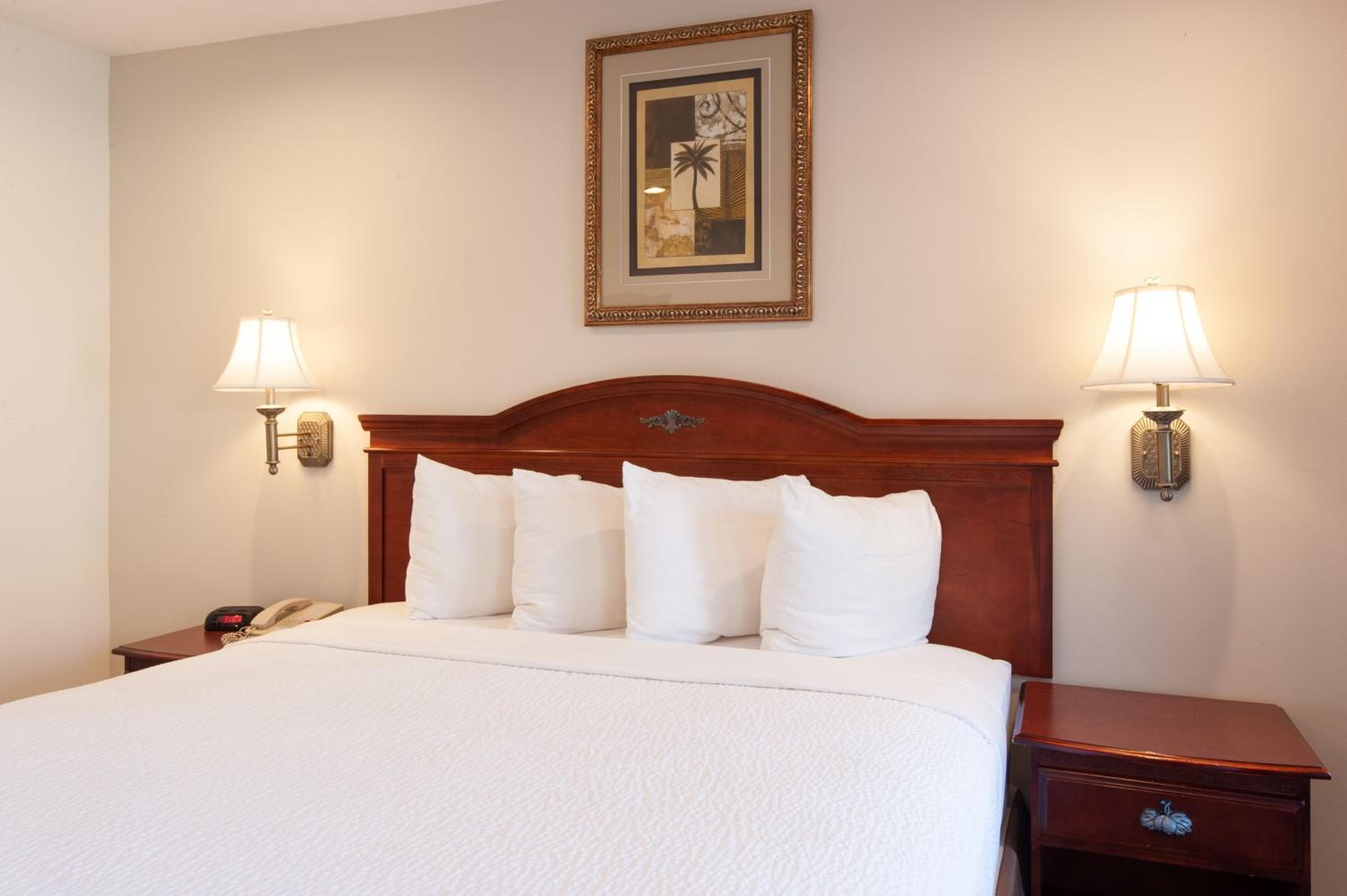 Studio City Court Yard Hotel — 23