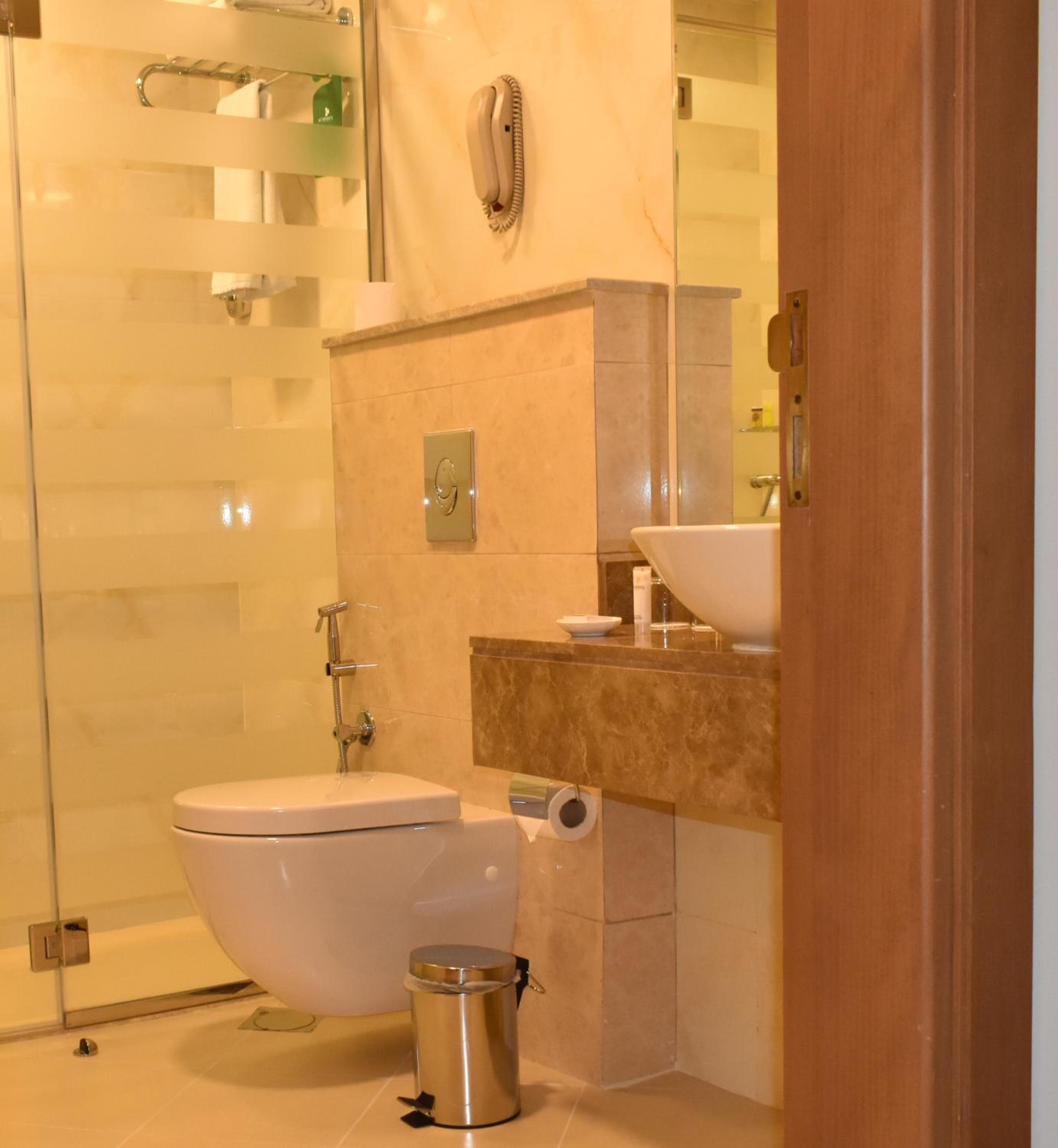 Al Khoory Executive Hotel, Al Wasl — 9