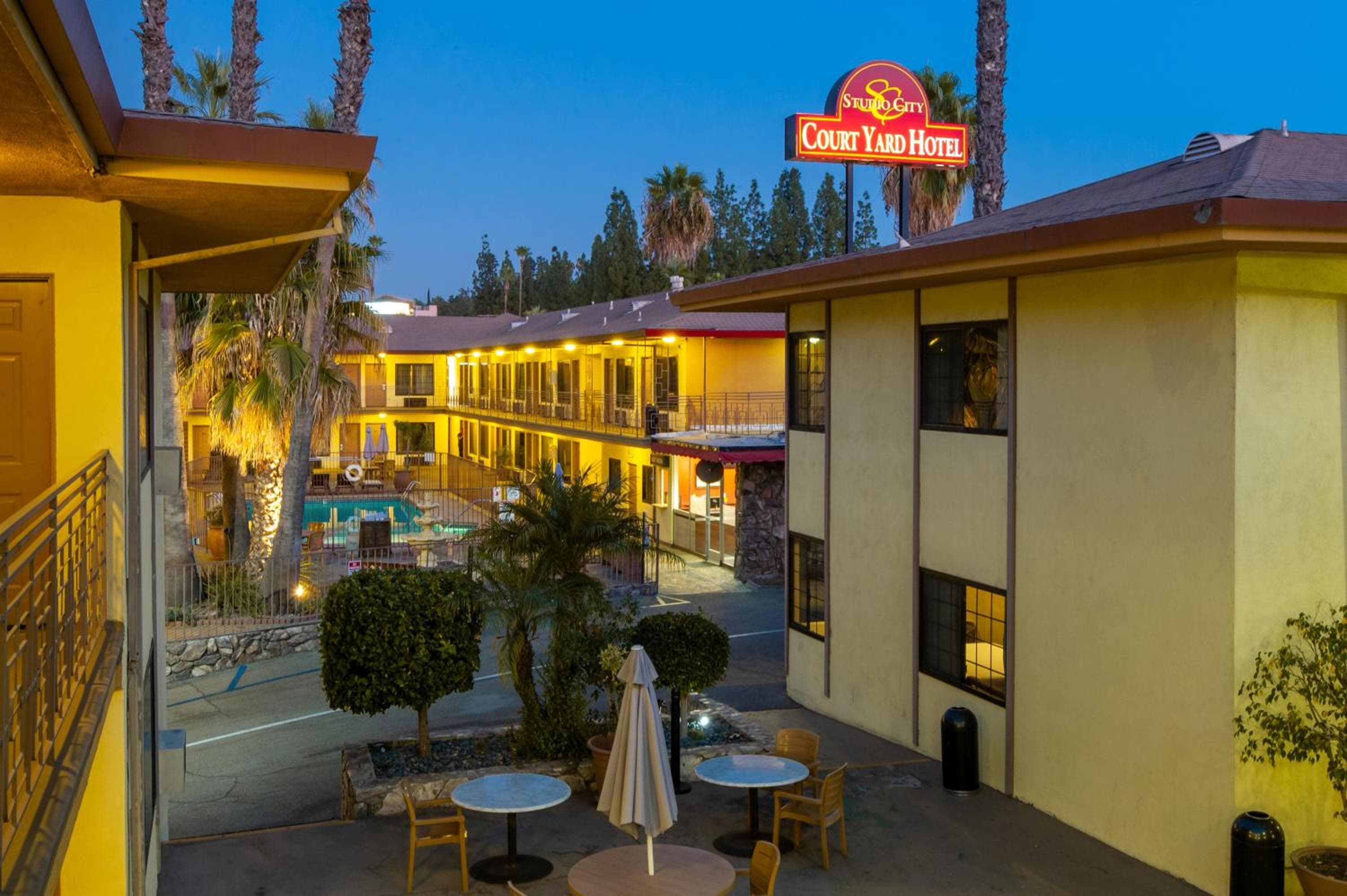 Studio City Court Yard Hotel - Studio City Innenhof Hotel — 1
