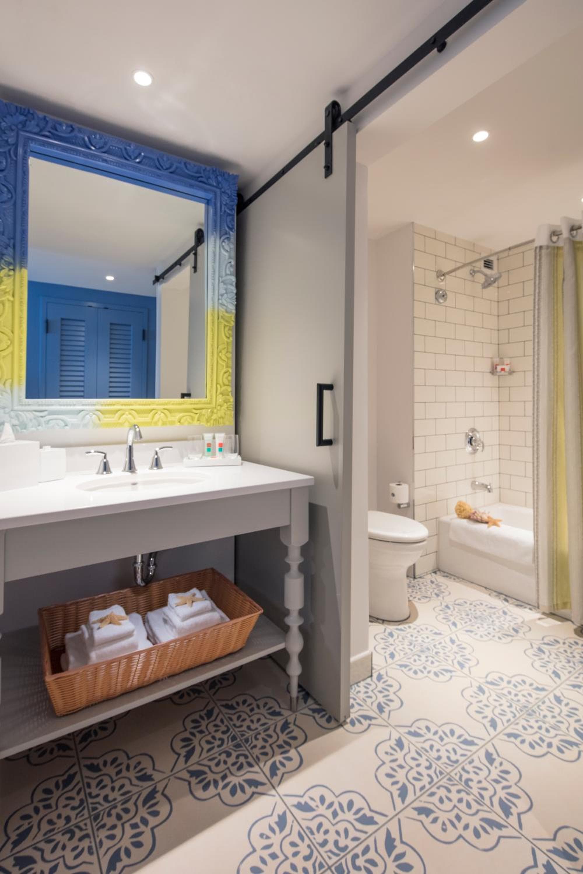 Universal's Loews Sapphire Falls Resort — 5
