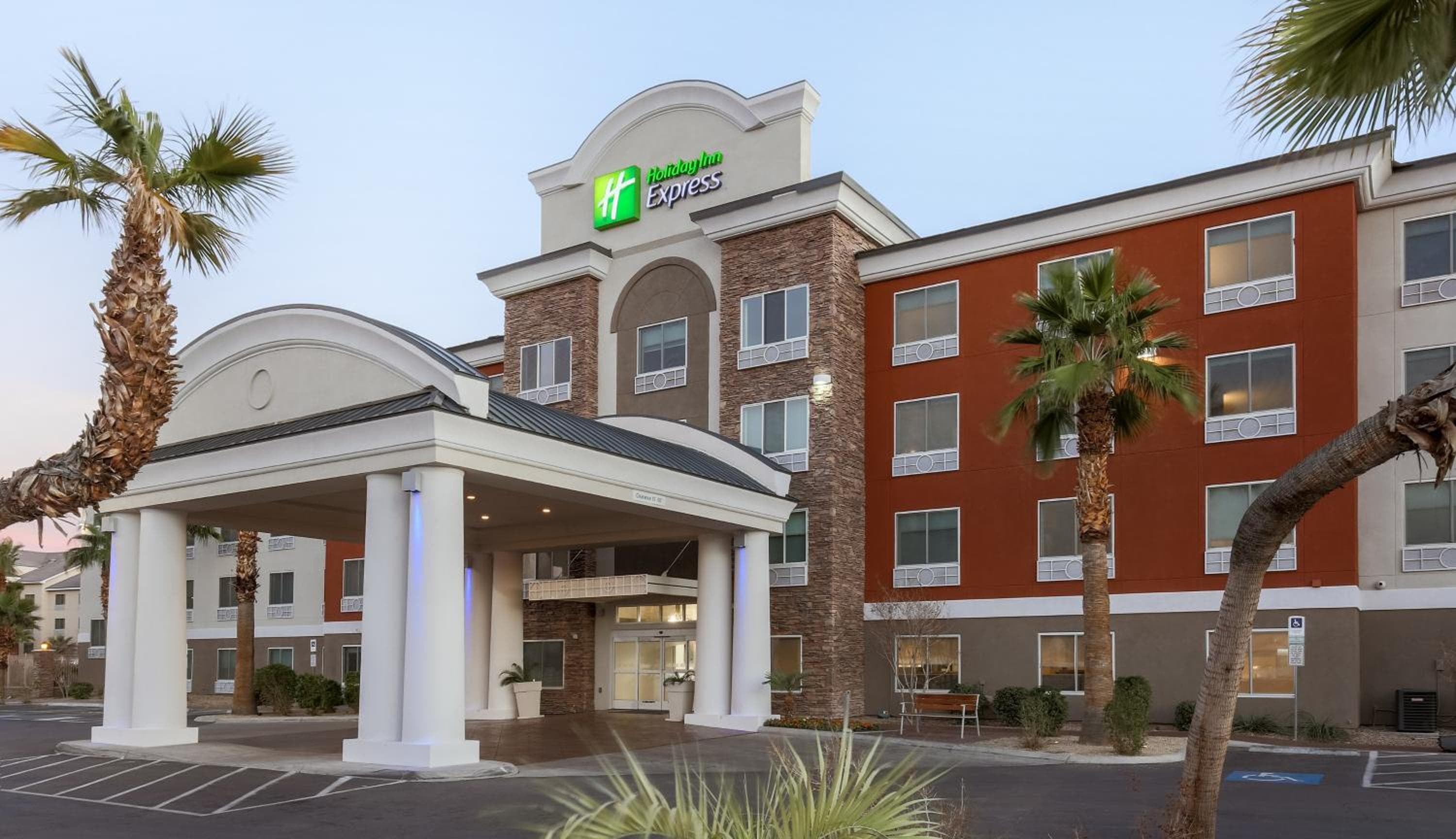 Holiday Inn Express Las Vegas Stadium Area, ein IHG Hotel — 1