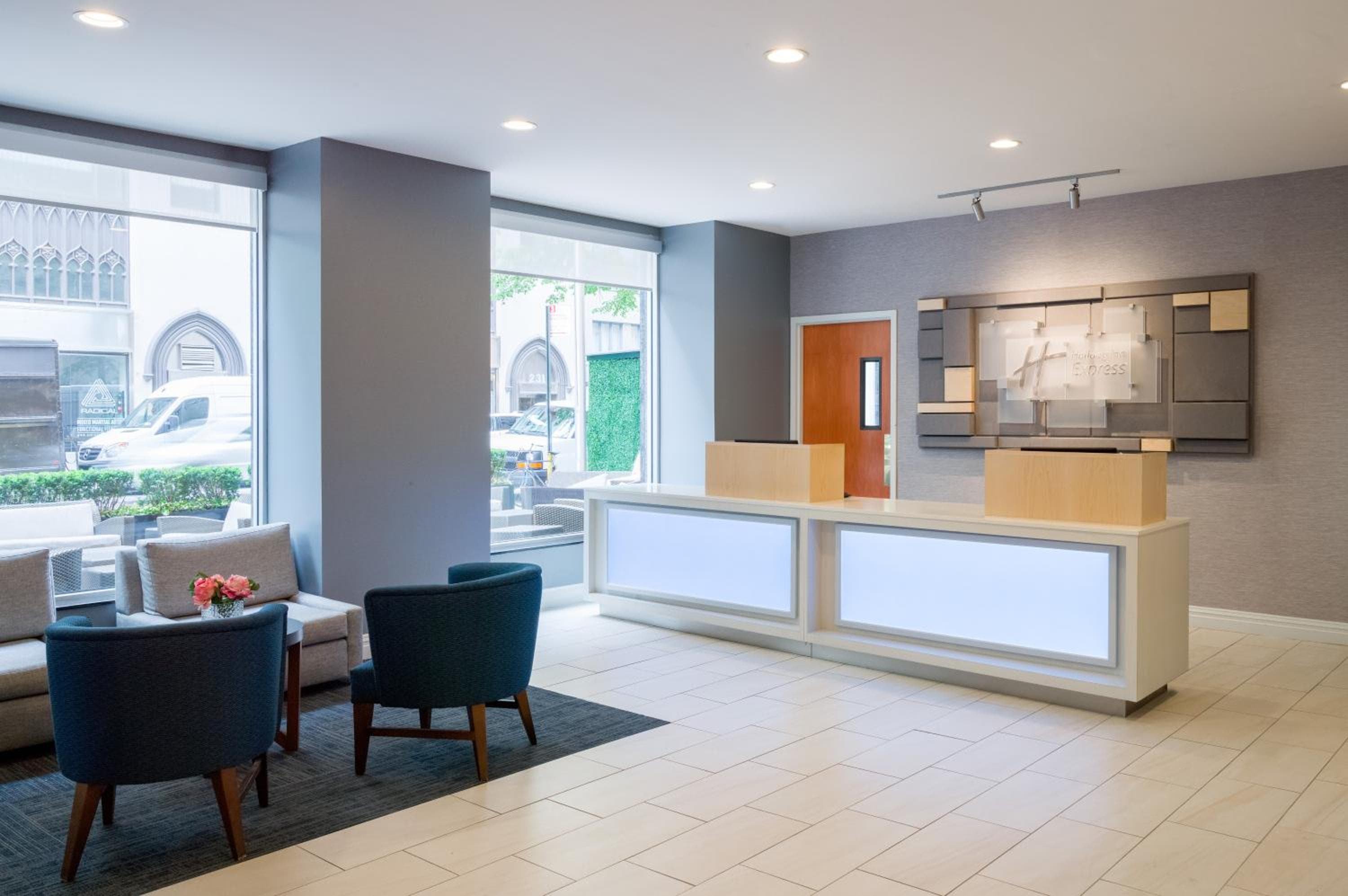 Holiday Inn Express New York City Chelsea, ein IHG Hotel — 2