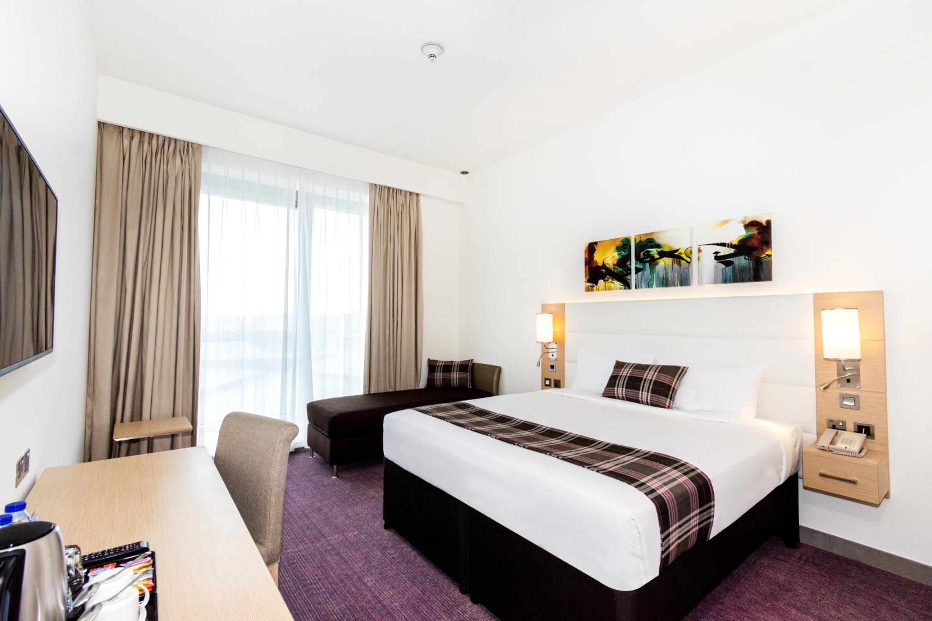 Premier Inn Dubai Dragon Mart — 1