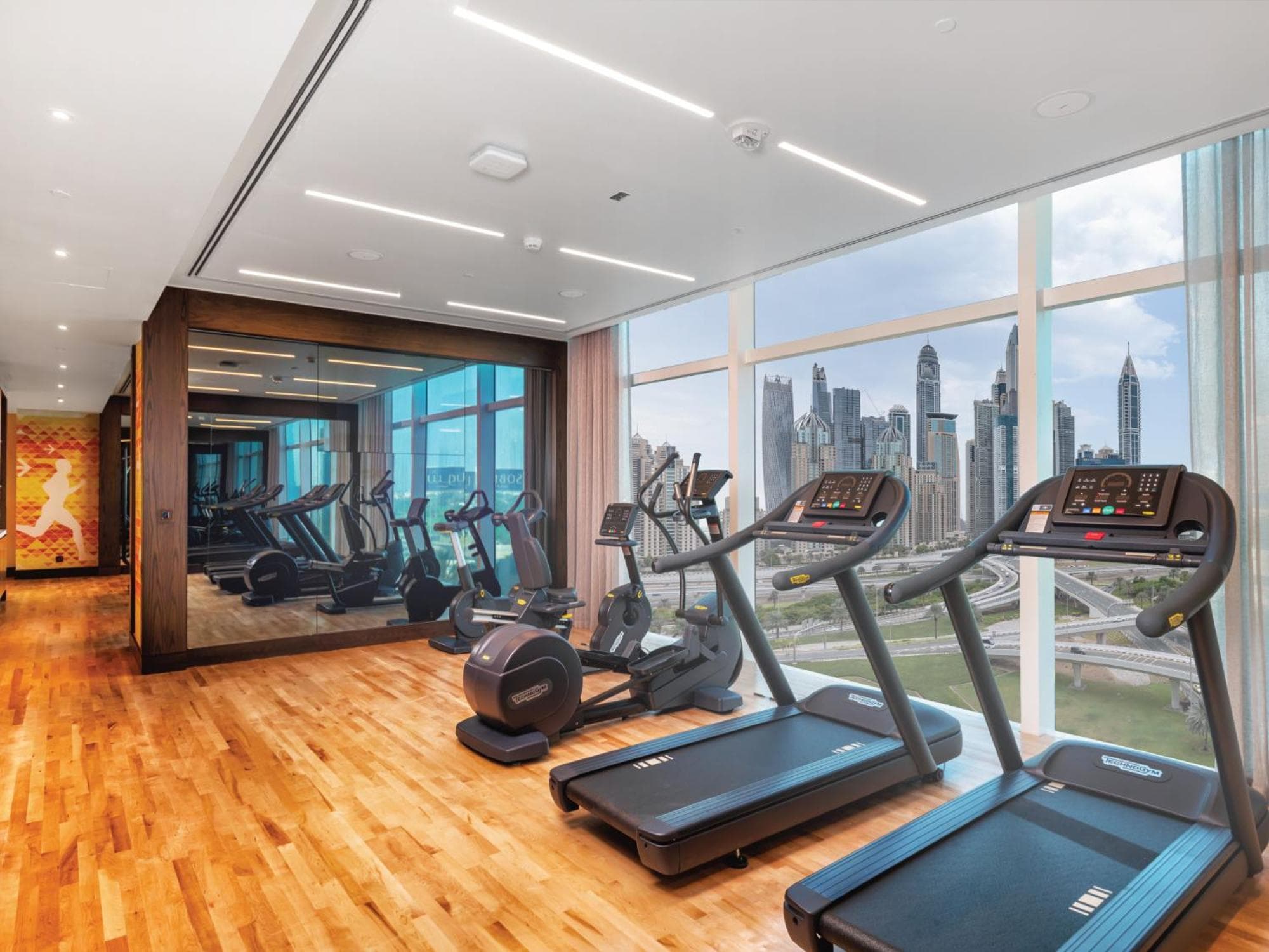 Taj Jumeirah Lakes Towers — 28