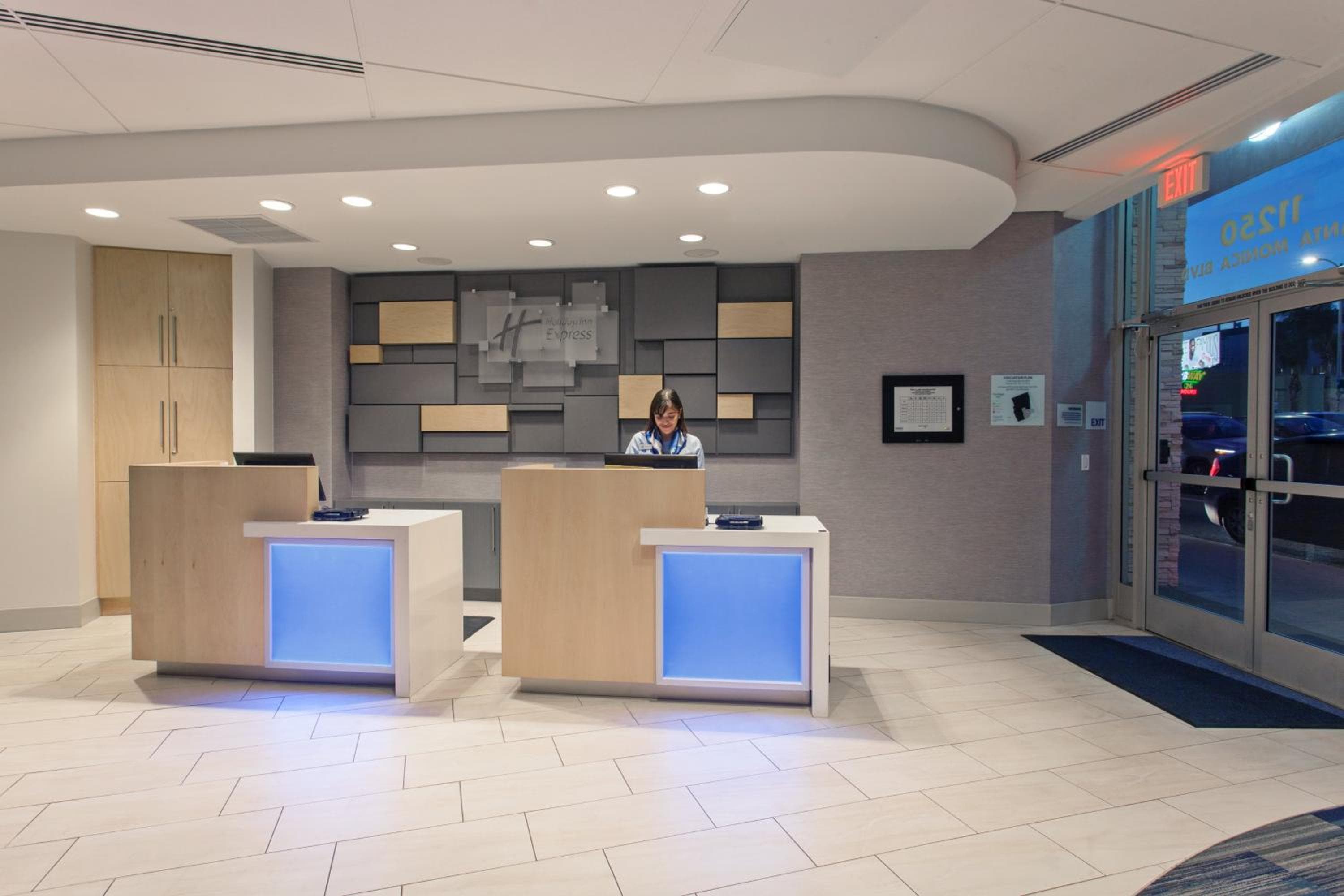 Holiday Inn Express West Los Angeles, un hotel IHG — 17