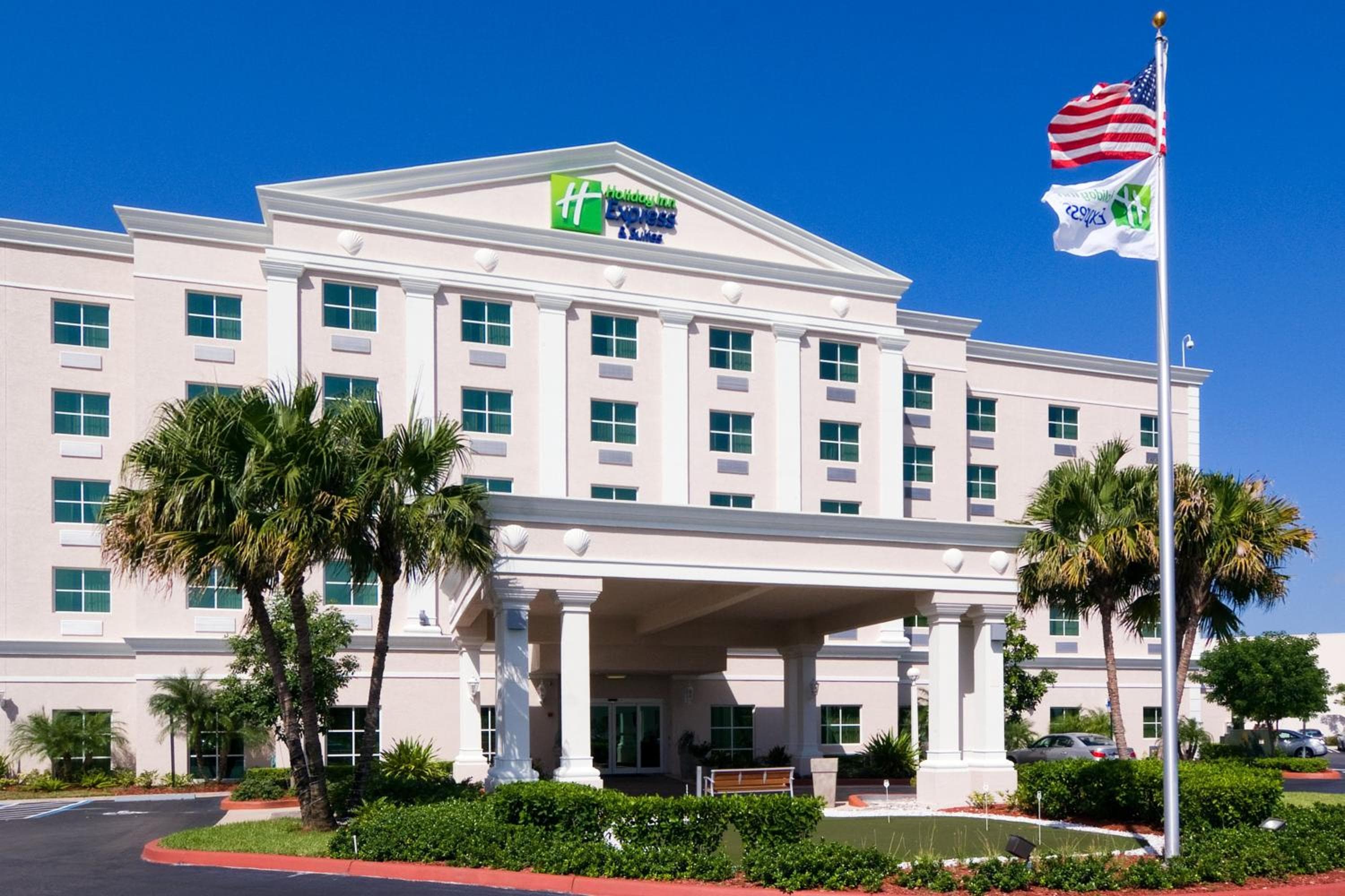 Holiday Inn Express & Suites Miami Kendall by IHG — 1