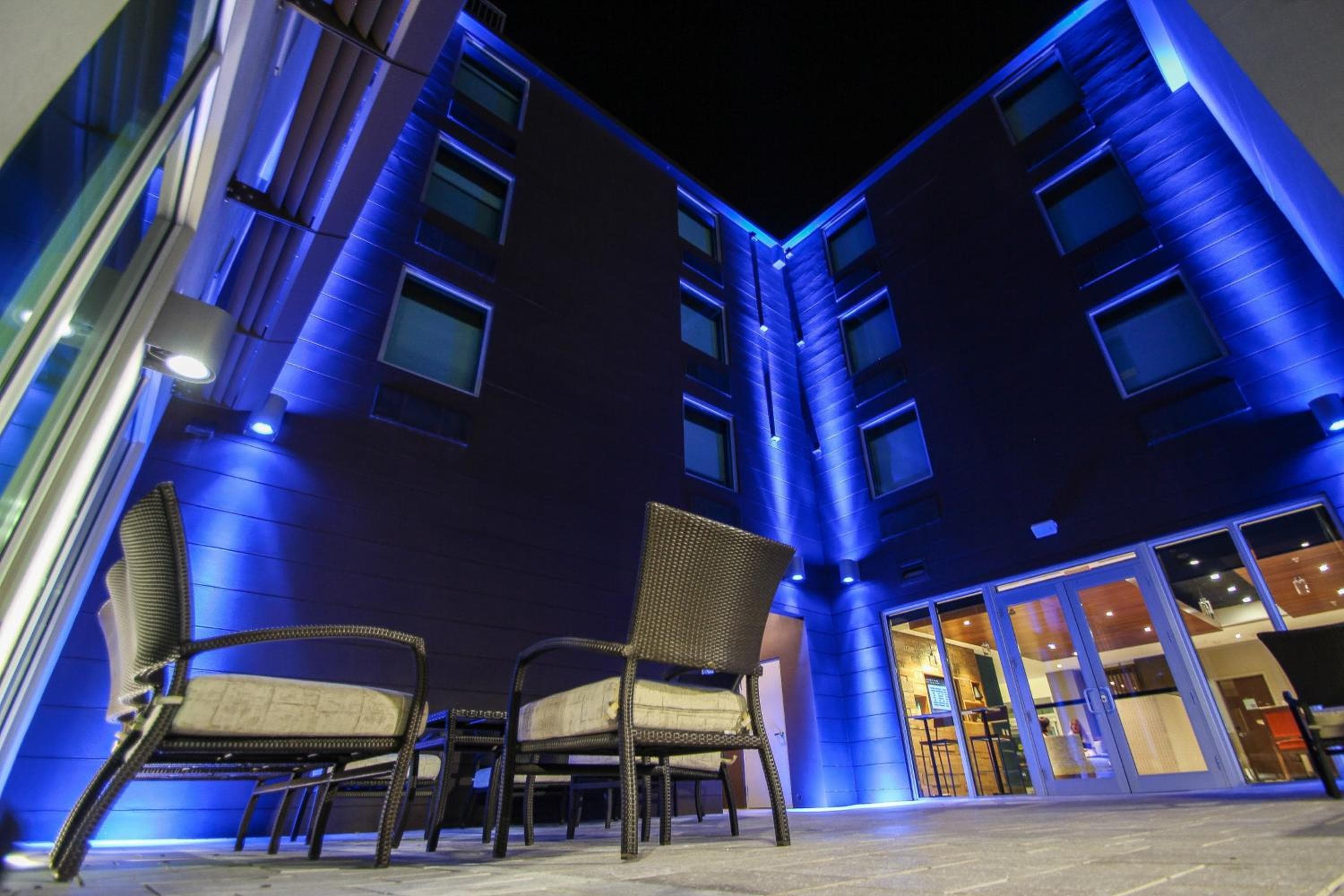 Holiday Inn Express & Suites Miami Airport East, un hotel IHG — 10